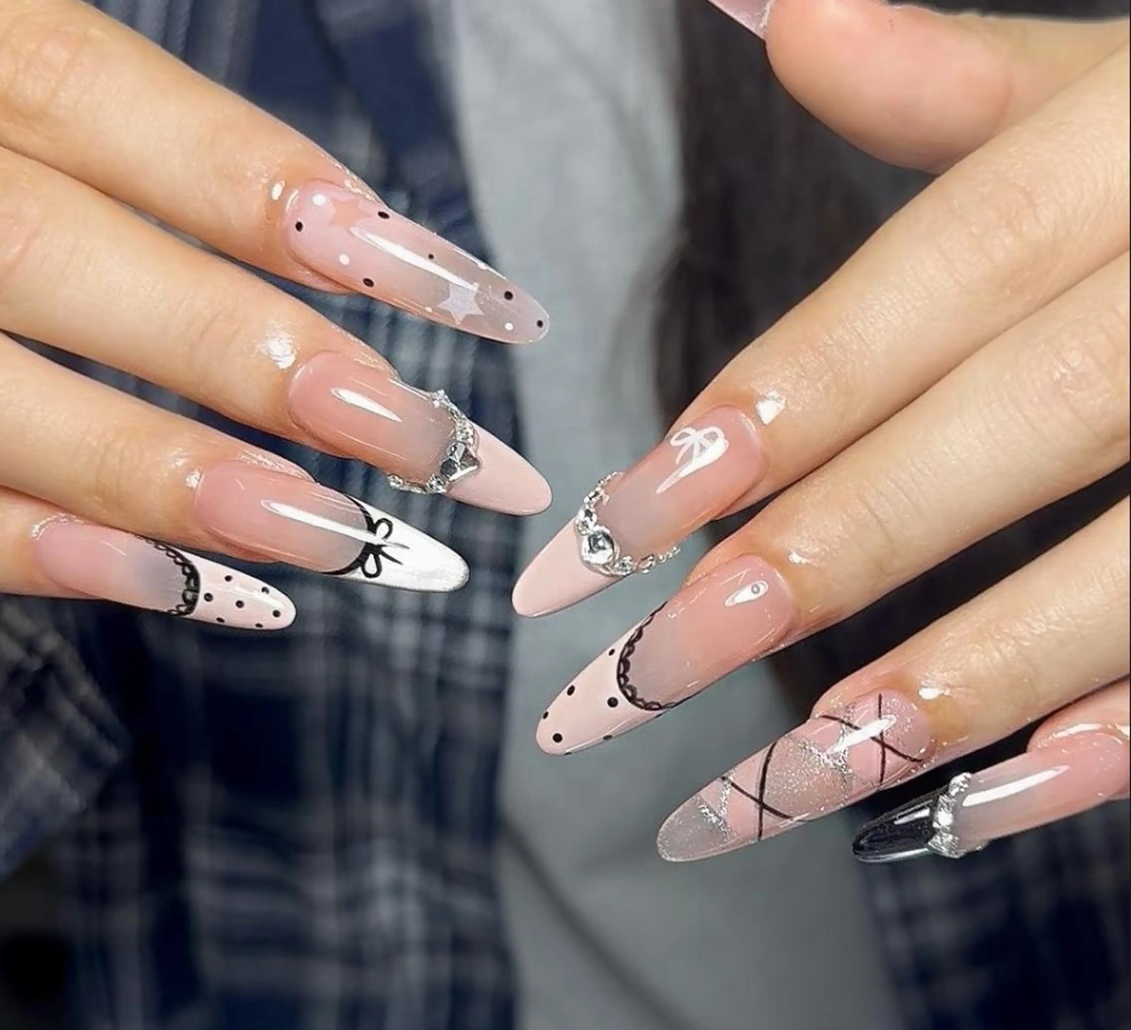 ネイル ハンドネイル 🎀 NaNa_nailのネイルデザイン