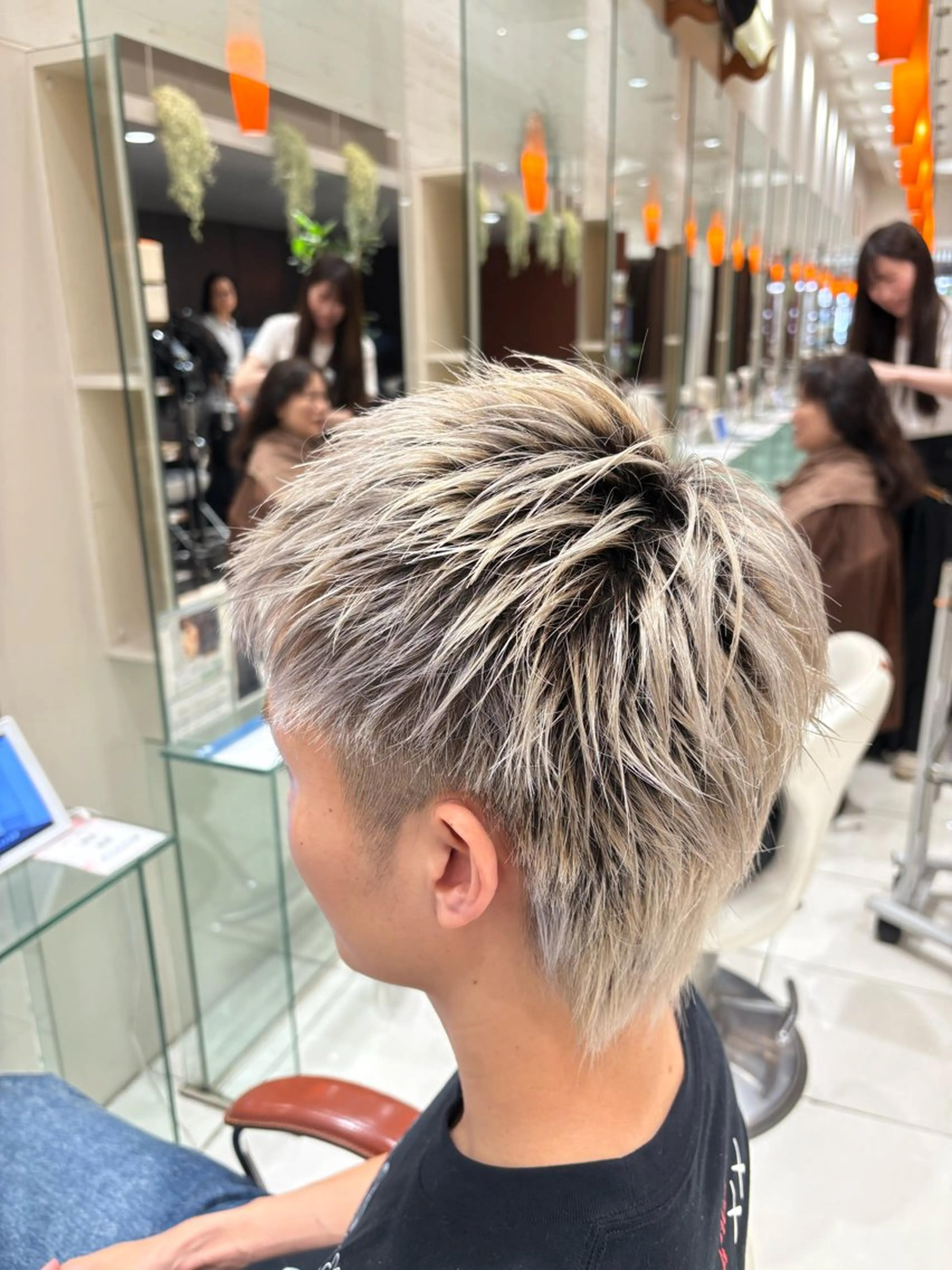 メンズ メンズブリーチ メンズハイトーン 金井 郁弥のヘアスタイル