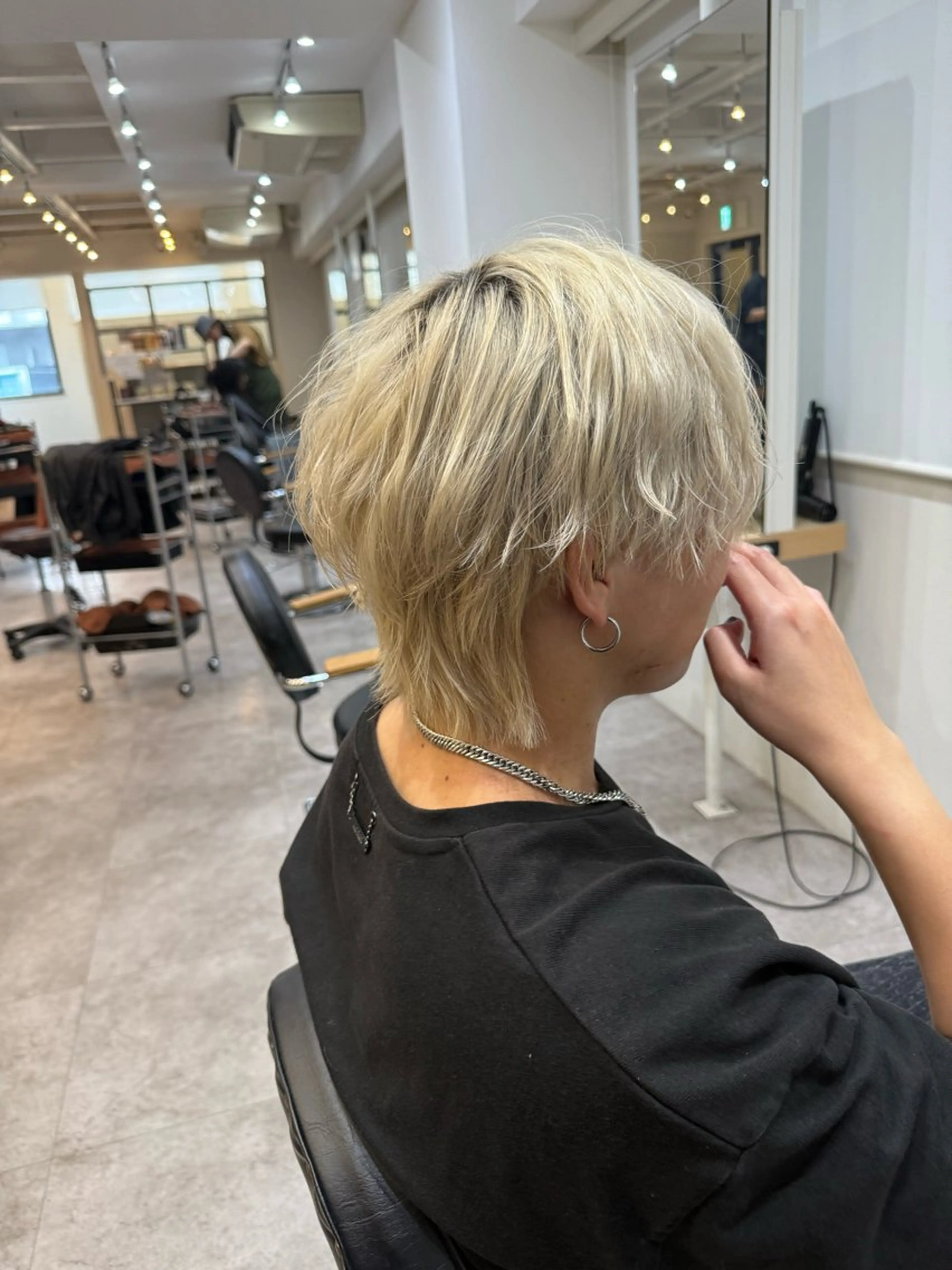 ショート ウルフカット soyon 心斎橋店のヘアスタイル