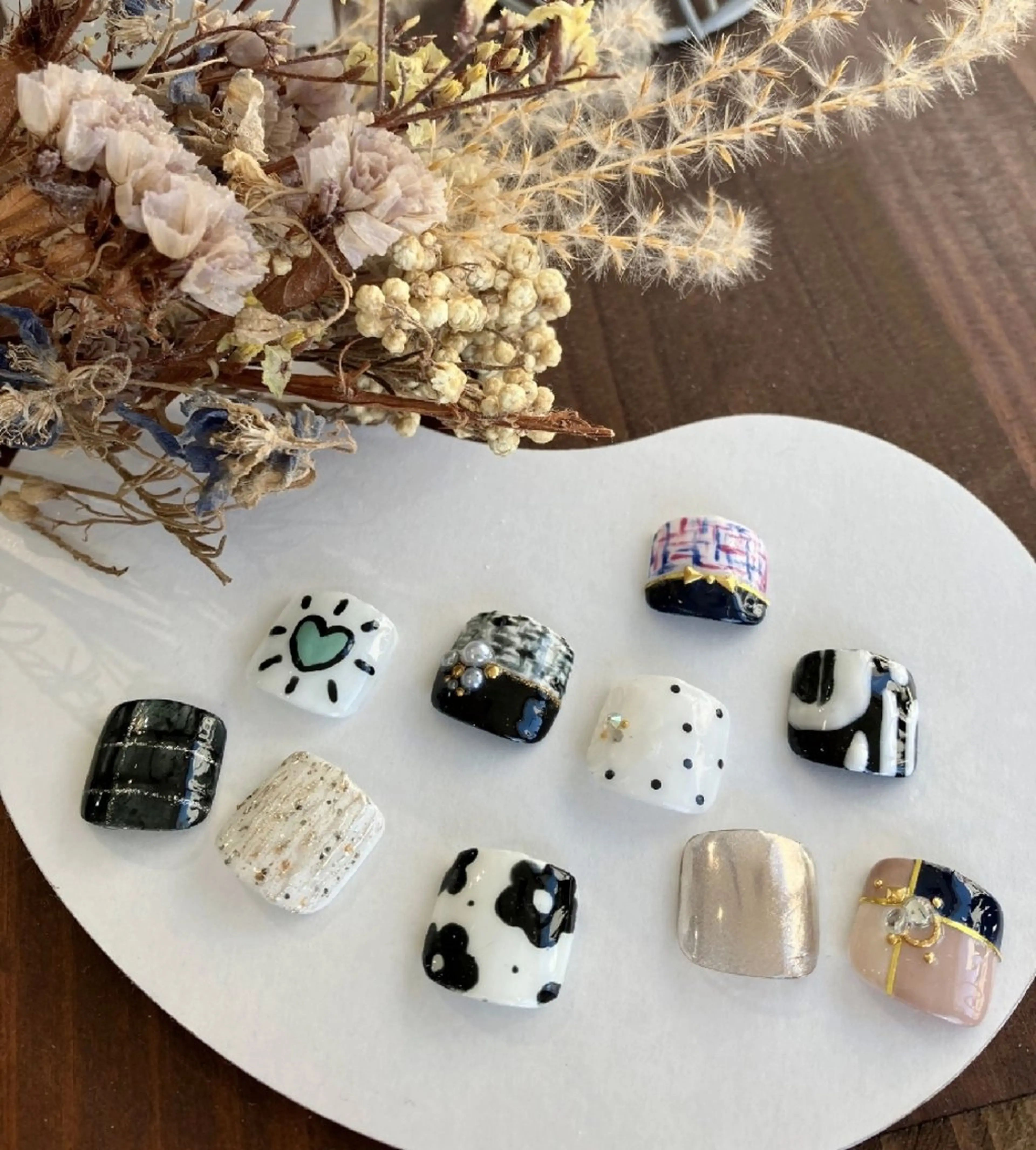 ネイル ドット フットネイル ミラーネイル ワンカラーネイル ツイードネイル フットネイル felicita服部店所属・felicita fumi♡のネイルデザイン