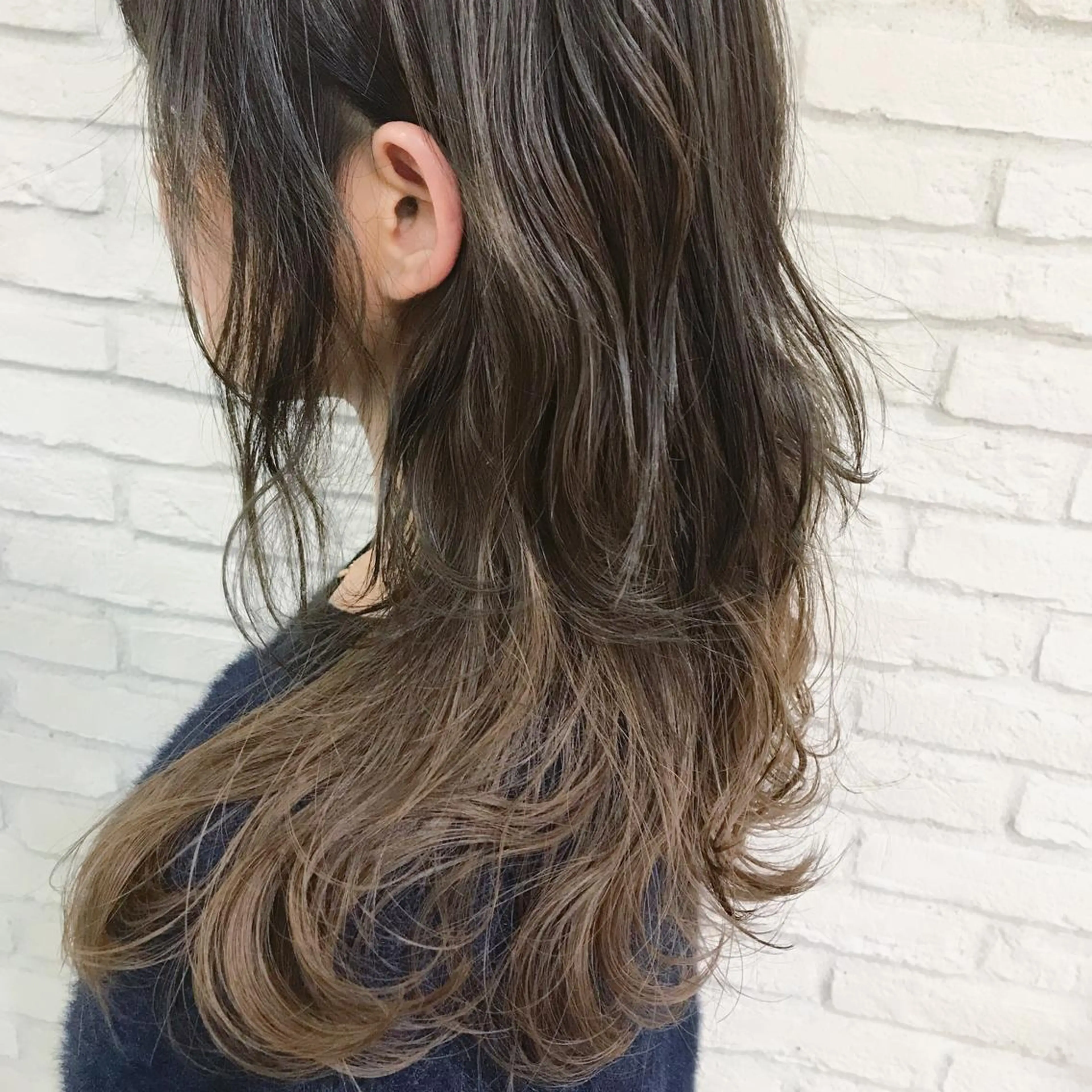 ロング カラー ブリーチ グラデーションカラー ブリーチなしカラー 横浜🍒ルーツカラー エクステ／RIEのヘアスタイル