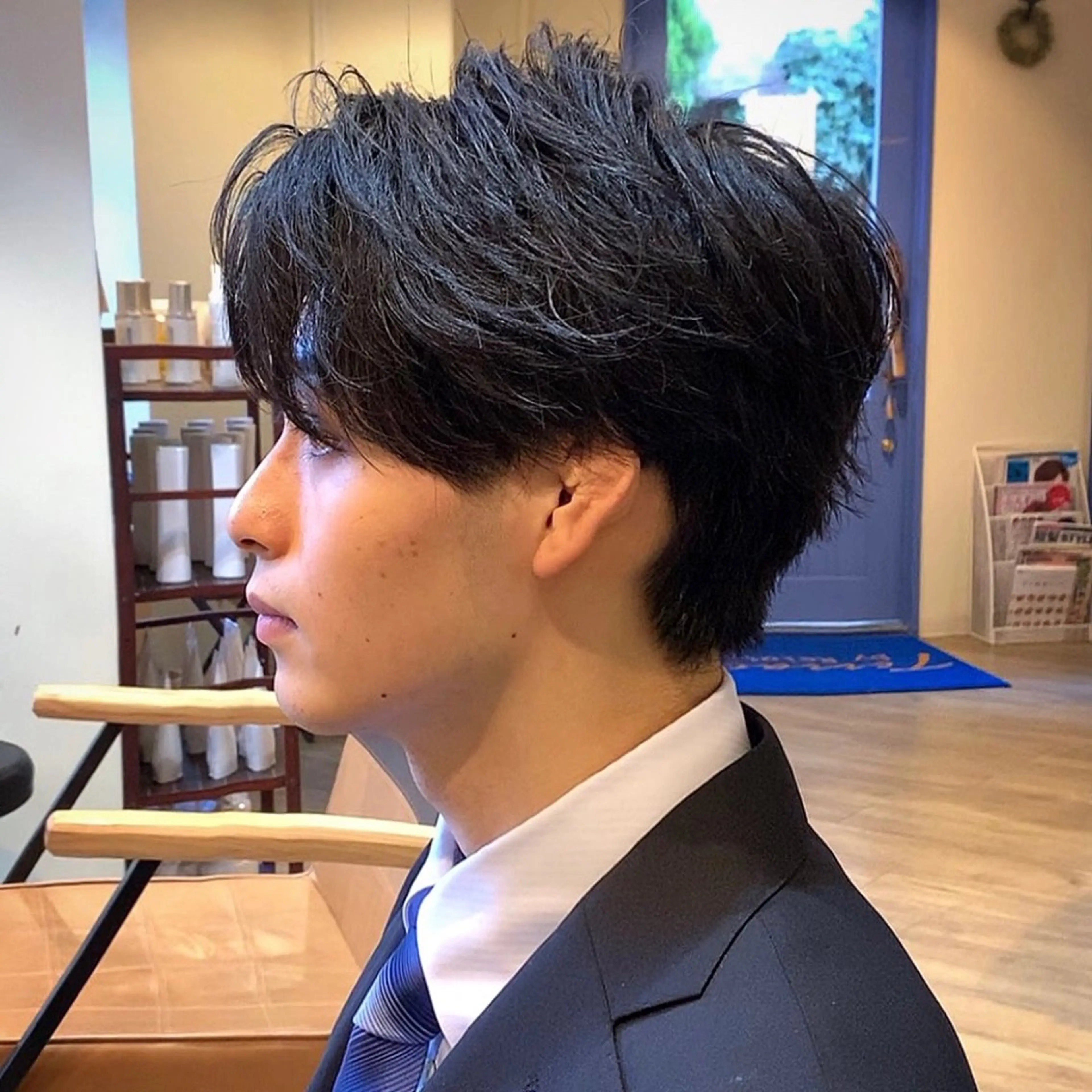 ショート パーマ メンズ センターパート メンズパーマ ショートヘア カット パーマ masahiro 波巻きシャドウパーマのヘアスタイル