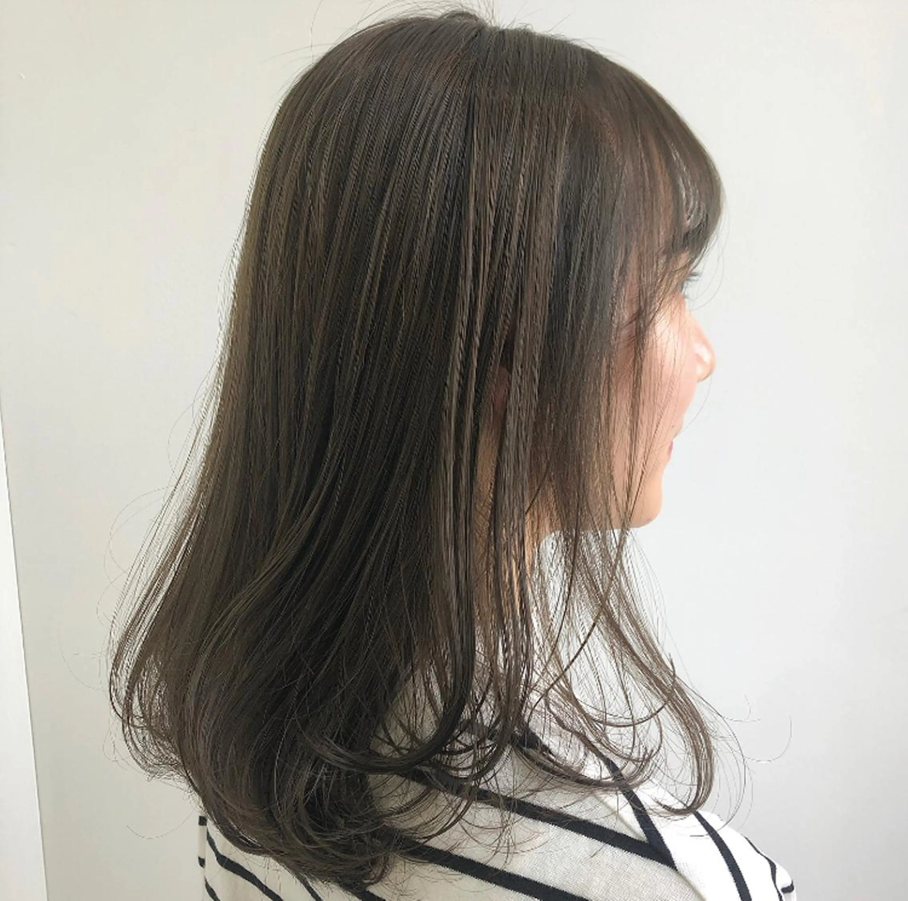 ミディアム カラー ベージュカラー ブリーチ ブリーチなしカラー オリーブベージュ ヘアカラー トリートメント ヘアセット レイヤー/ハイトーン 🧸SENAのヘアスタイル