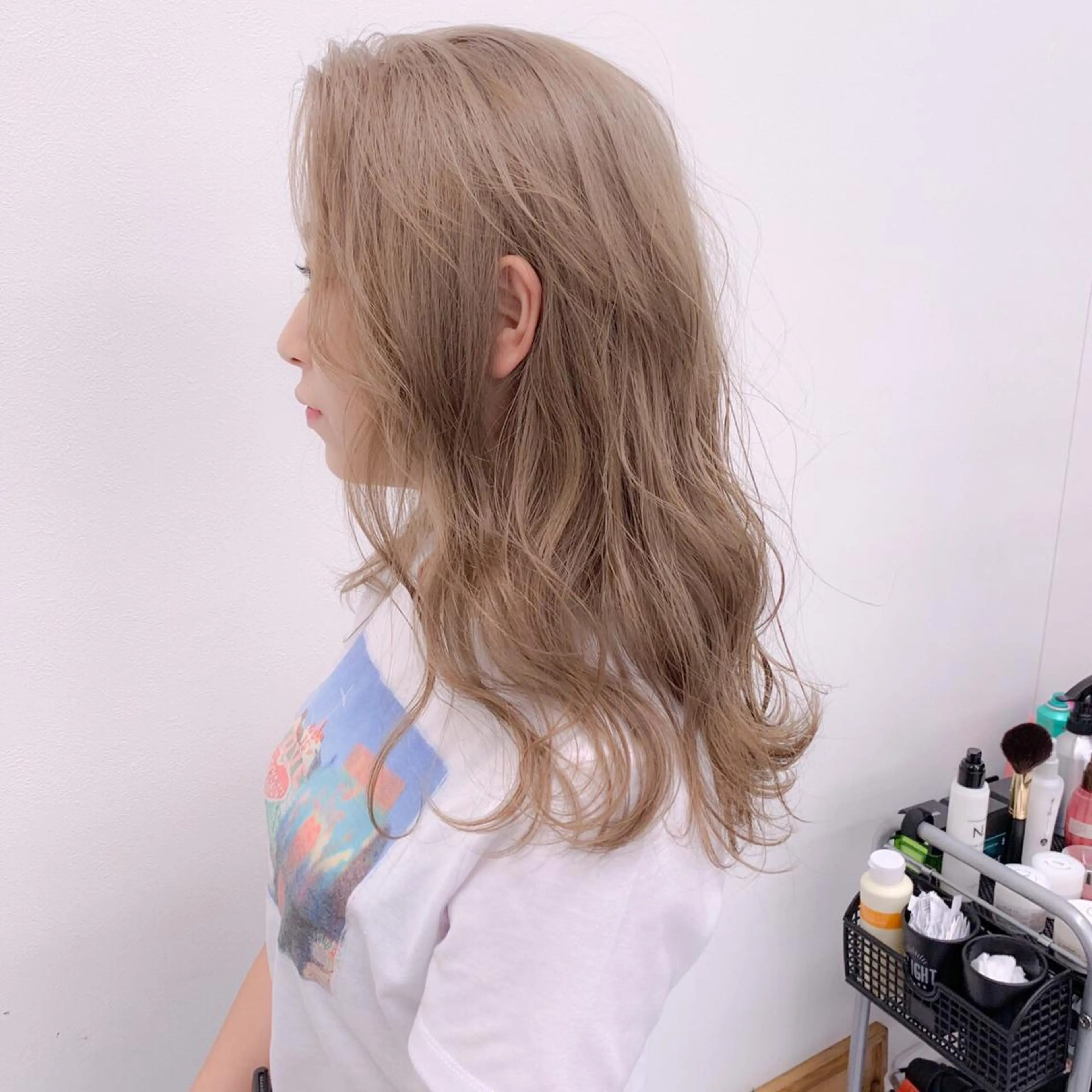 ロング カット ヘアカラー トリートメント ハイトーン×レイヤー カットTAKUMIのヘアスタイル