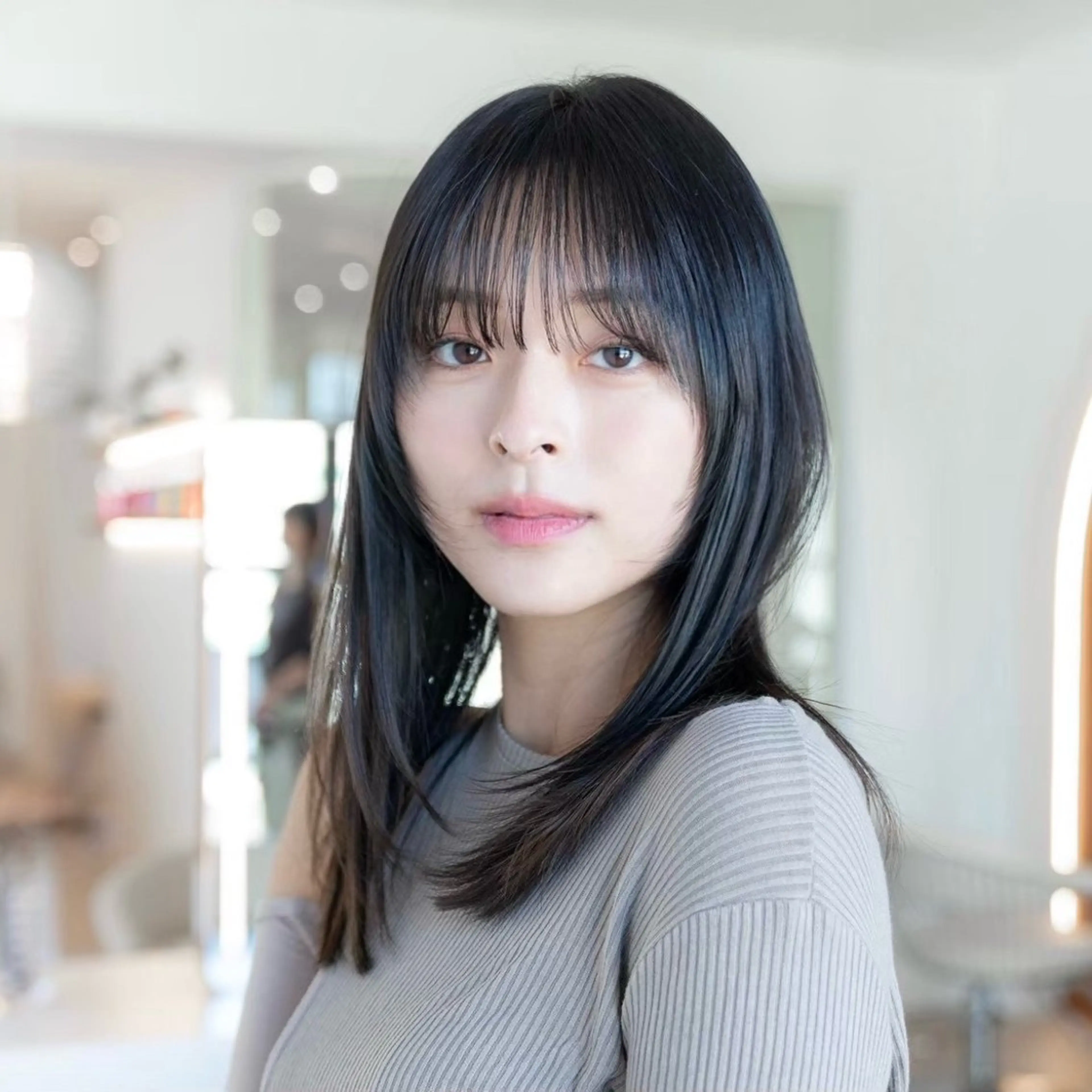 セミロング ボブ 顔まわりレイヤー 顔周りカット ハッシュカット 髪質改善 原宿/韓国/髪質改善 /レイヤー/ボブのヘアスタイル