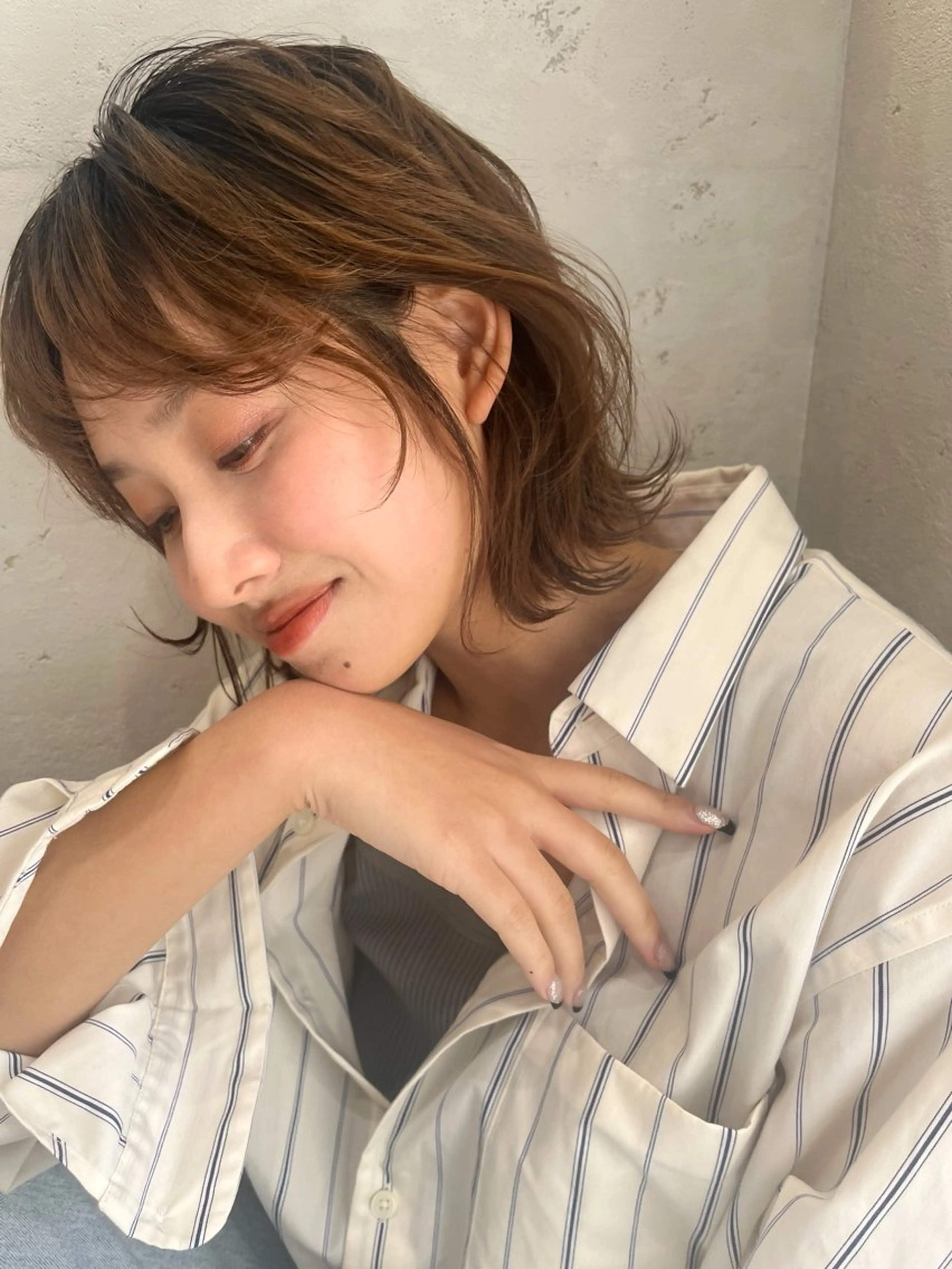 ミディアム カラー 顔周りカット レイヤーカット 小顔カット カット ヘアカラー トリートメント 透明感カラー│ レイヤーヘア中居美樹のヘアスタイル