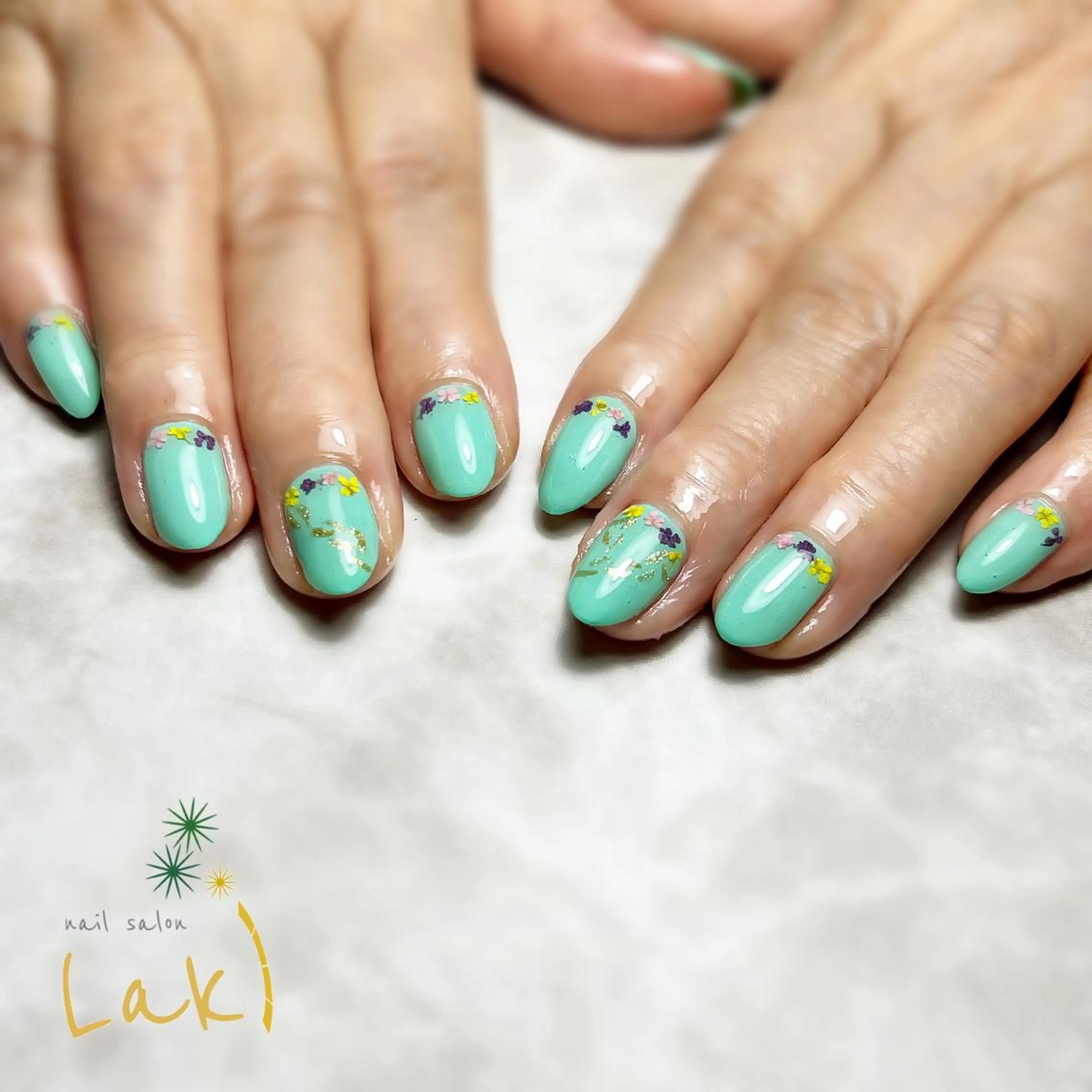 ネイル ハンドネイル フットネイル NAILsalon Laki(ラキ)のネイルデザイン