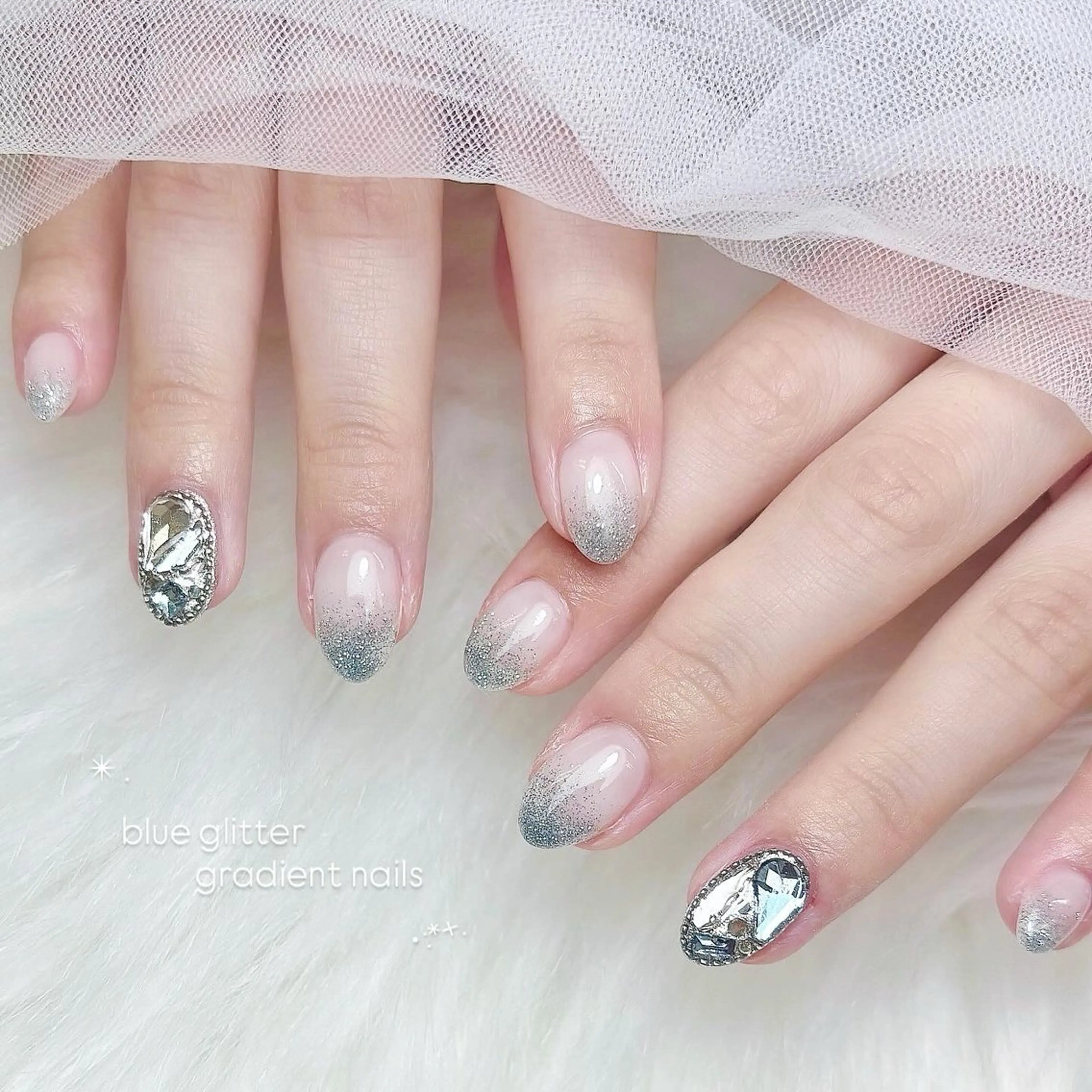 ネイル ブルー ガーリー 韓国ネイル ラメ(グリッター) ラメグラデーション ar studio/ ARISAのエステ・リラクイメージ