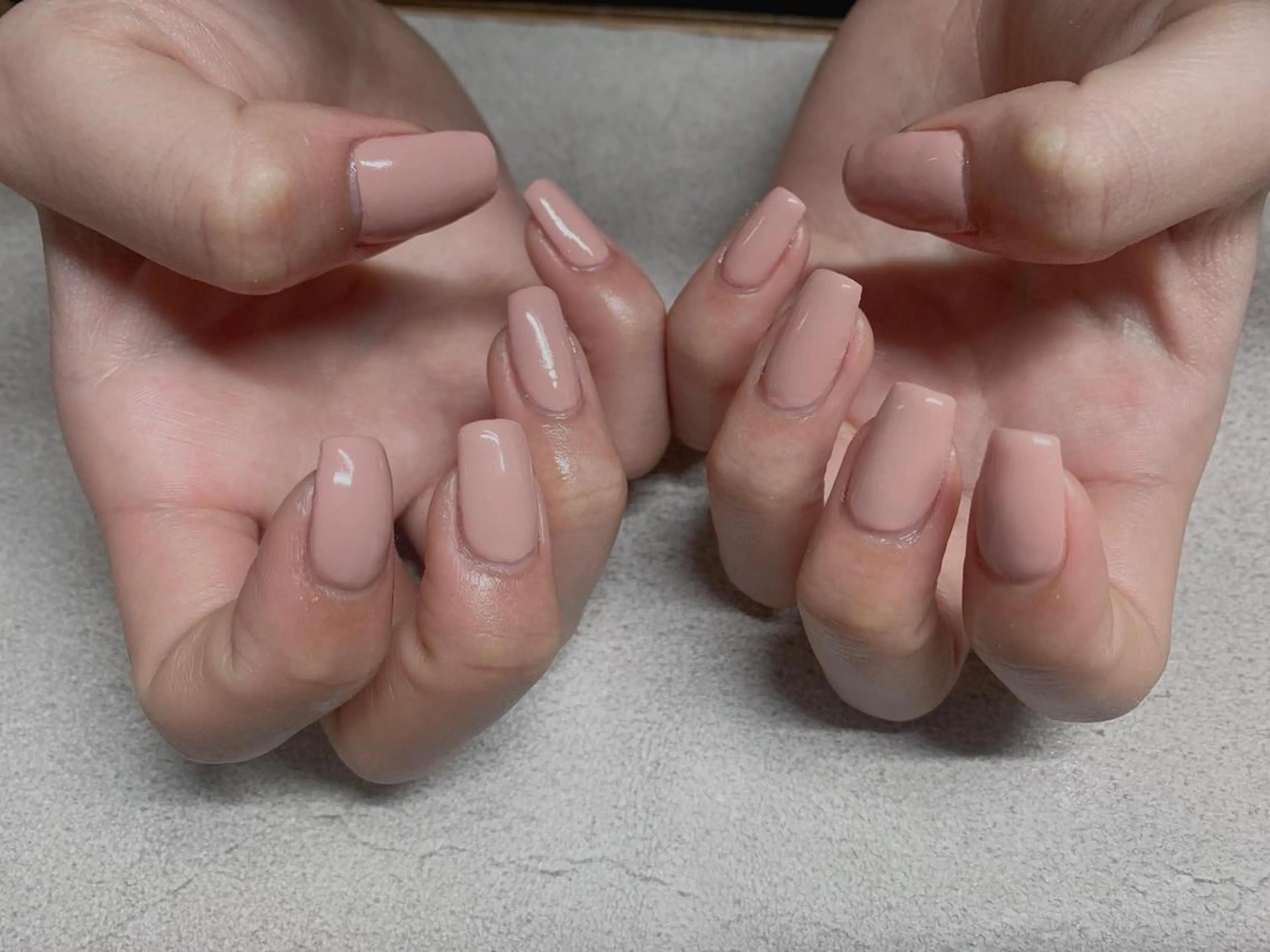 ネイル ピンク ピンクベージュ ハンドネイル mogunail &blowのネイルデザイン