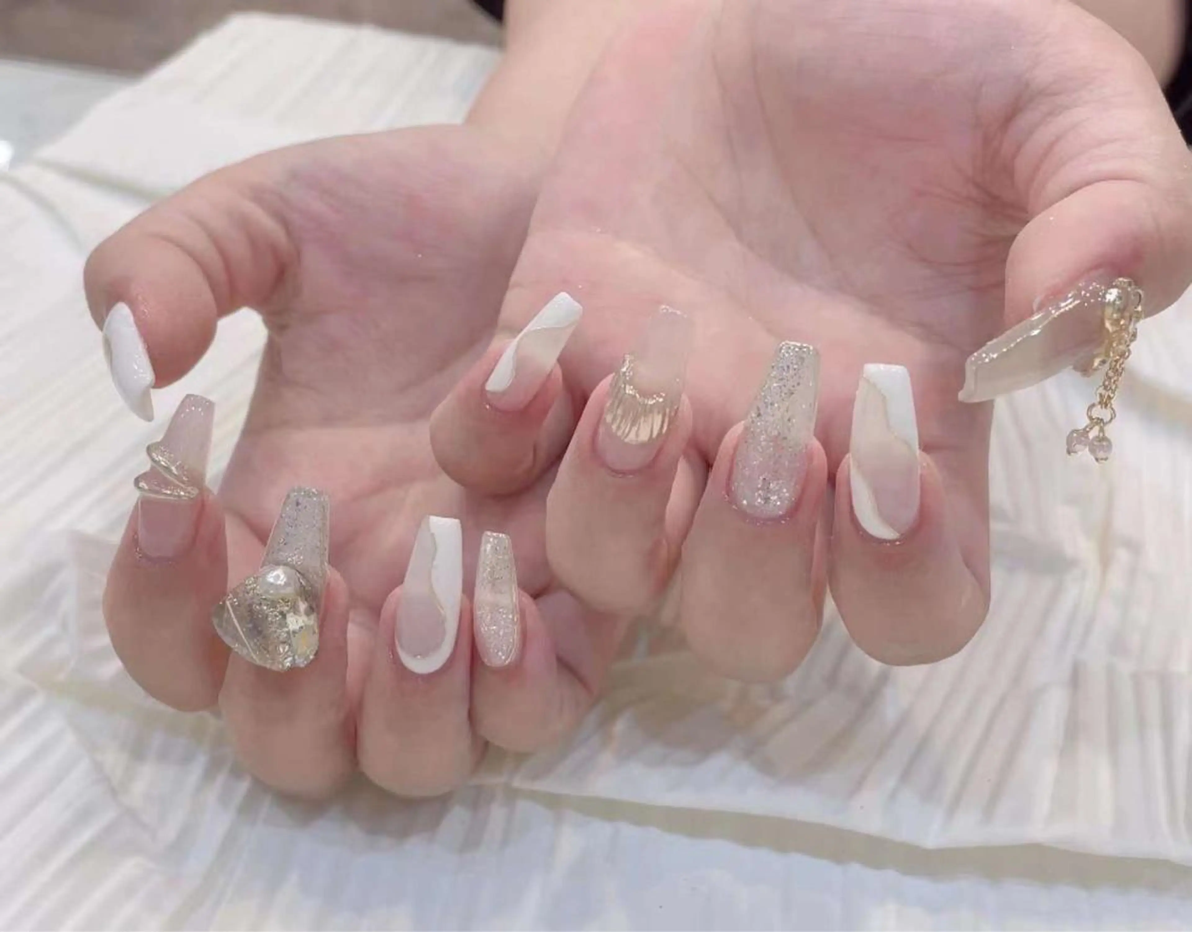 ネイル クリアネイル ゴールド ラメ(グリッター) Babarla Nailのネイルデザイン