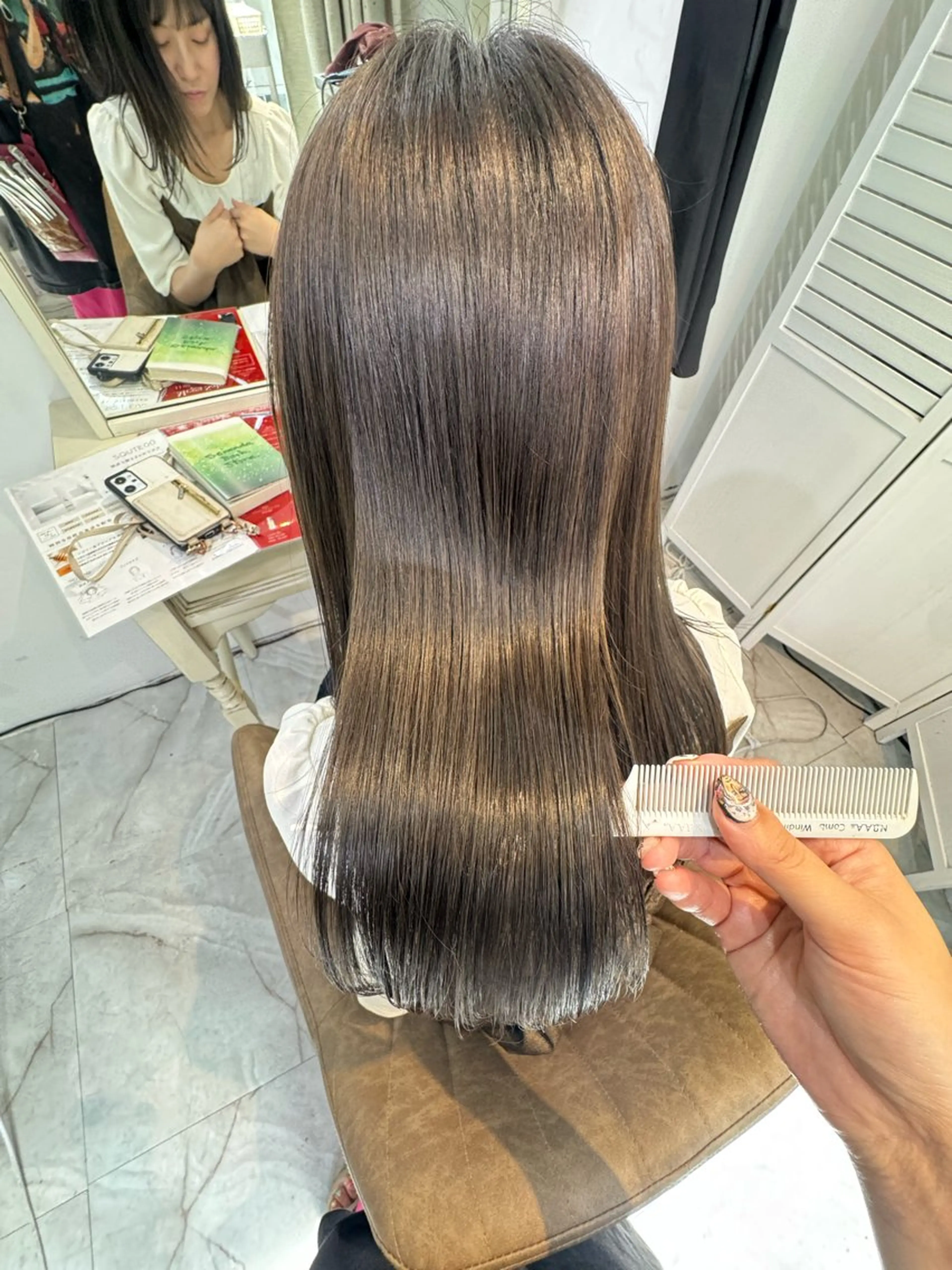 セミロング カラー 透明感カラー ヘアカラー トリートメント 3日空きあり 🌟misatoのヘアスタイル