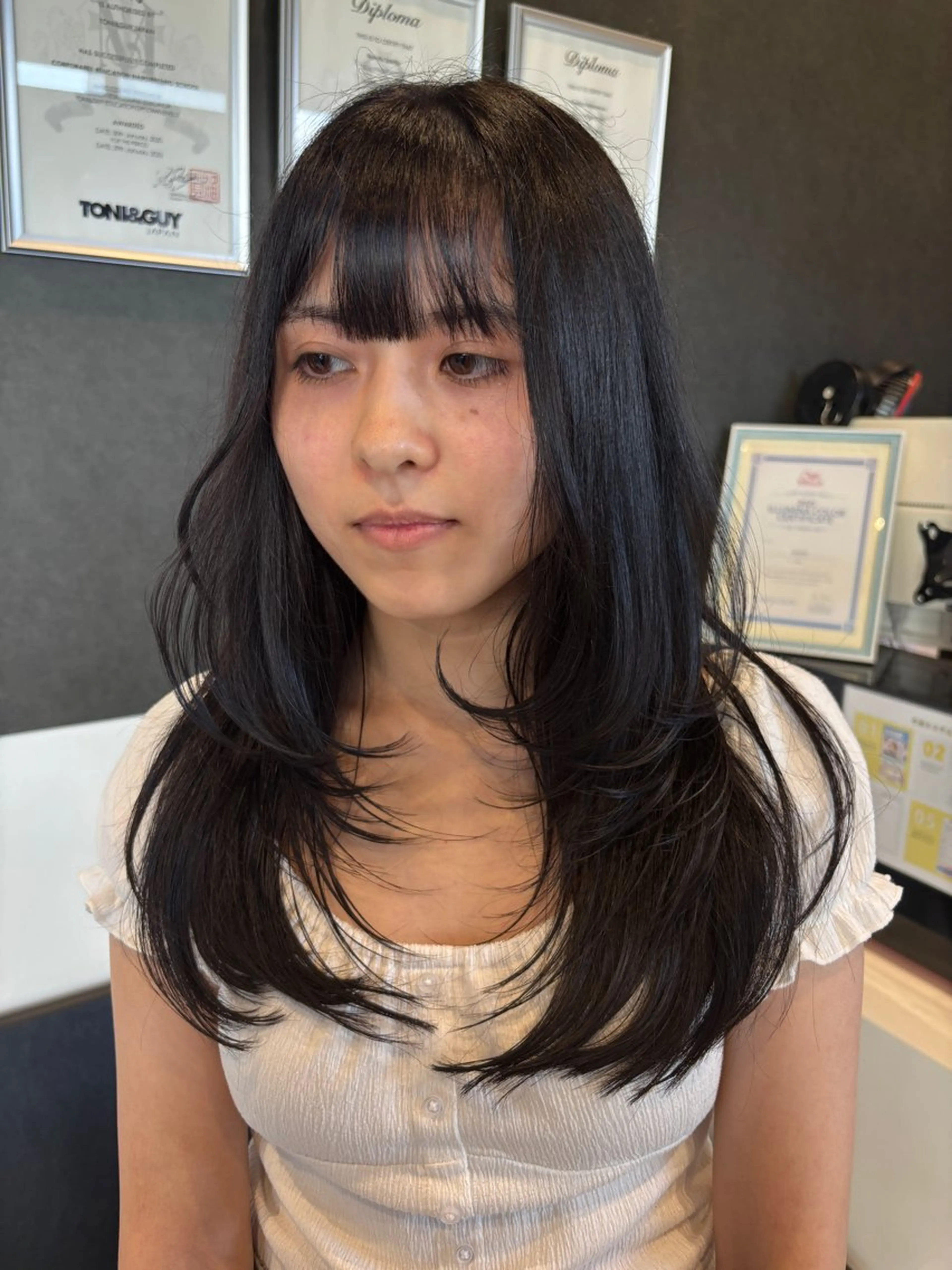 ロング カラー 顔まわりレイヤー 顔周りカット ハッシュカット レイヤーカット カット ヘアカラー トリートメント ブリーチ/ヘアケア/ 艶髪/イギチハルのヘアスタイル