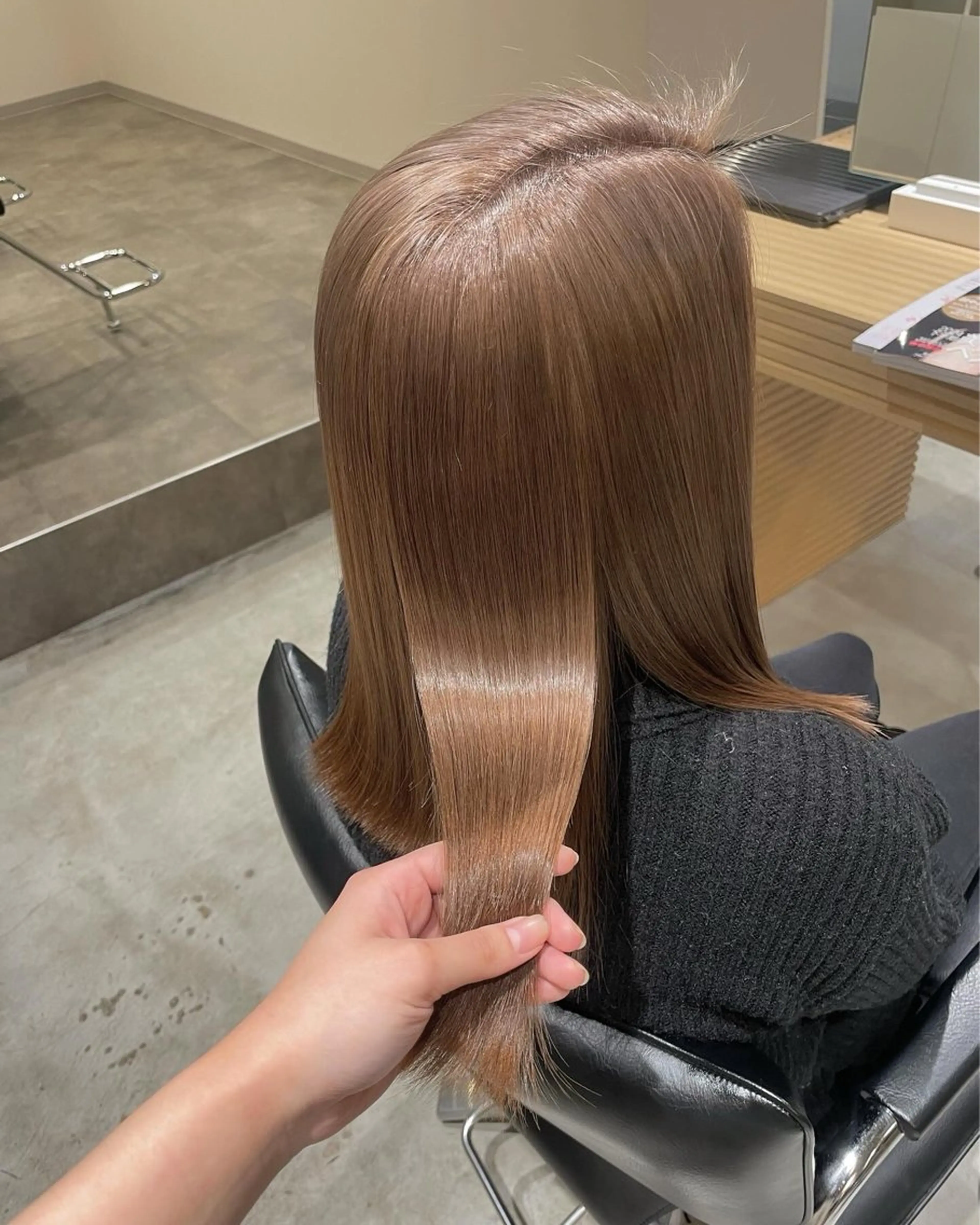 セミロング カラー ベージュカラー ブリーチ 渡部 円のヘアスタイル