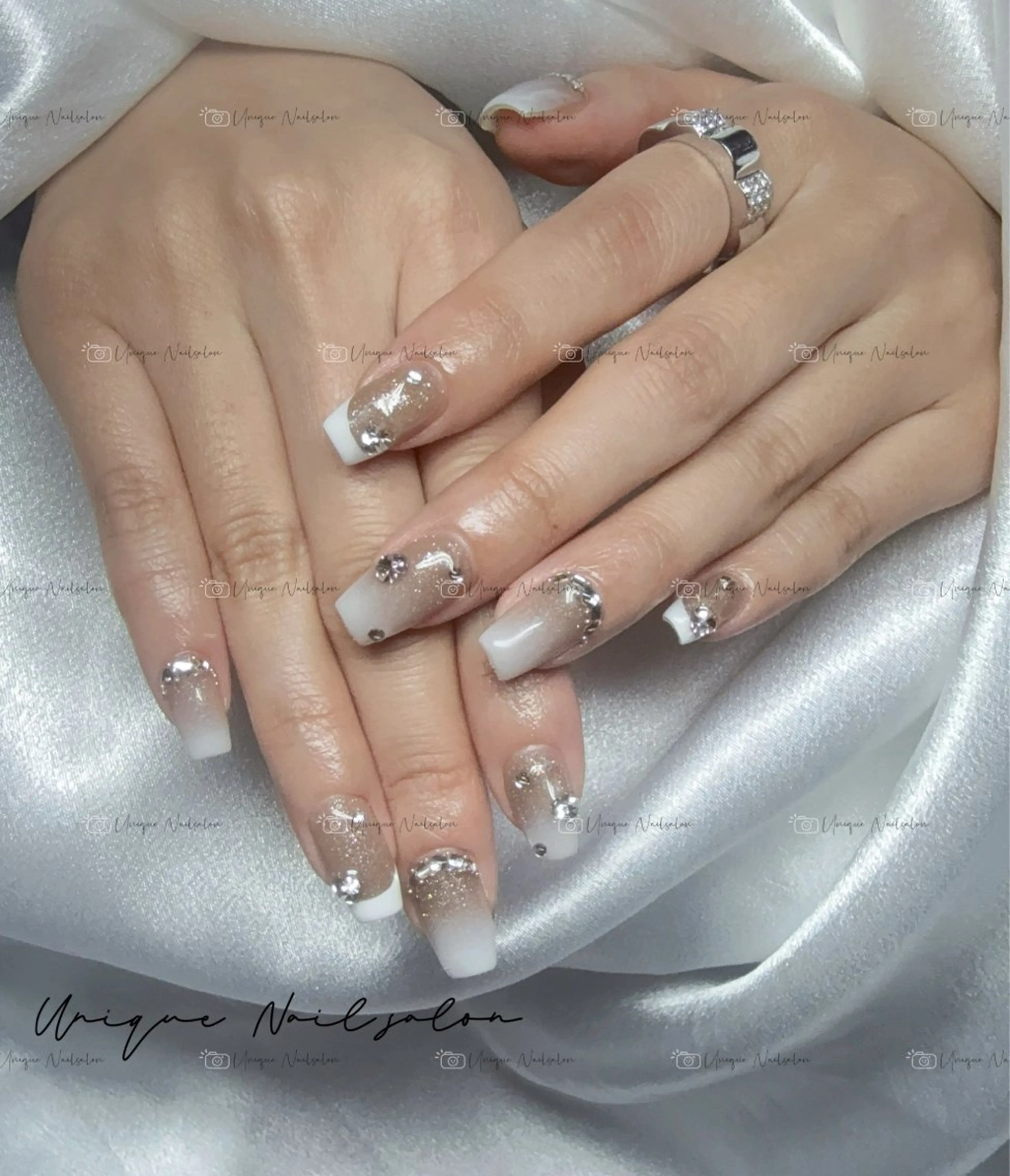 ネイル ハンドネイル ハンドケア UniqueNail 長さだし専門店のネイルデザイン