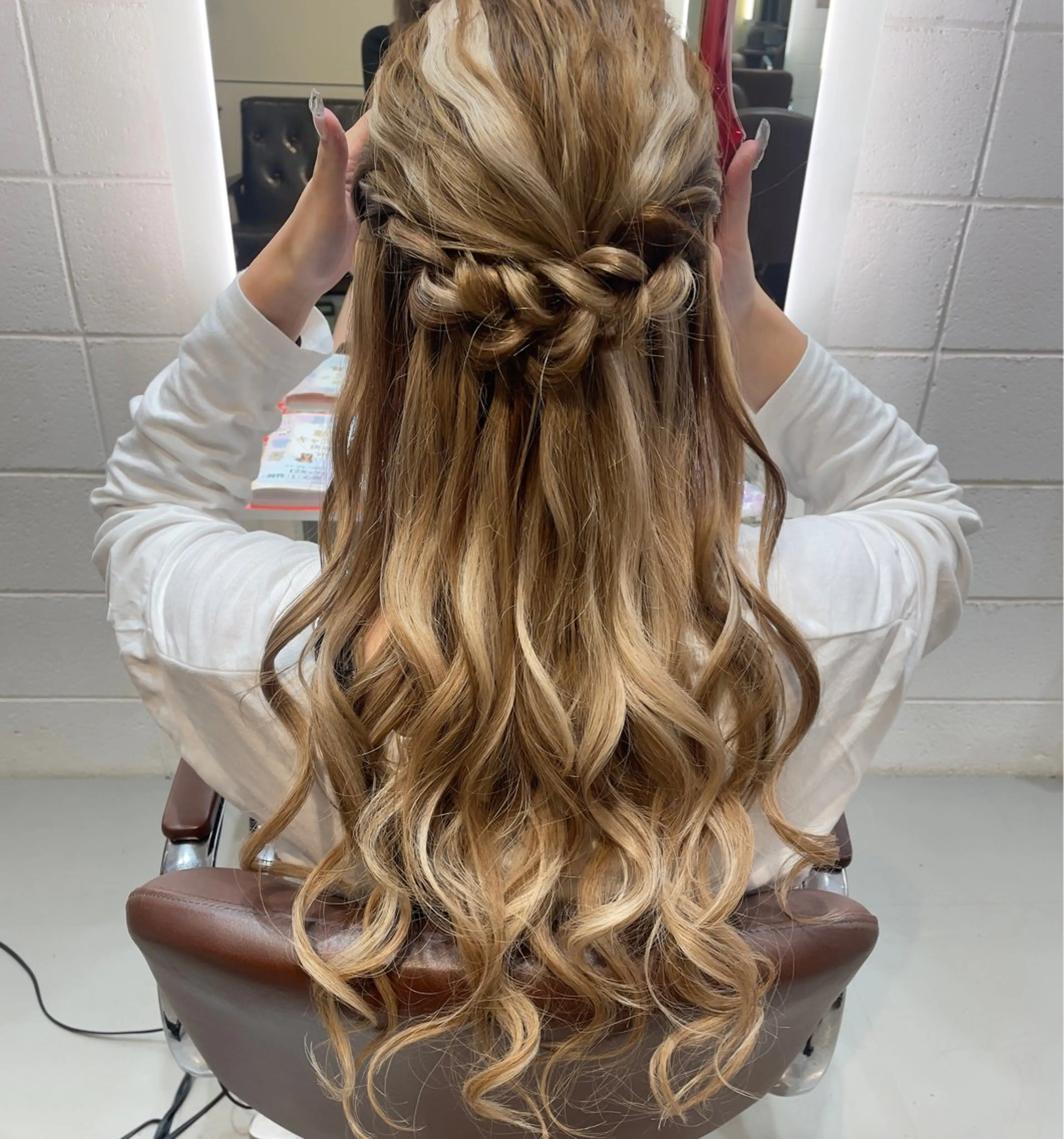 ロング ヘアアレンジ ハーフアップ 🖤ROSEL／ KUREA🖤のヘアスタイル