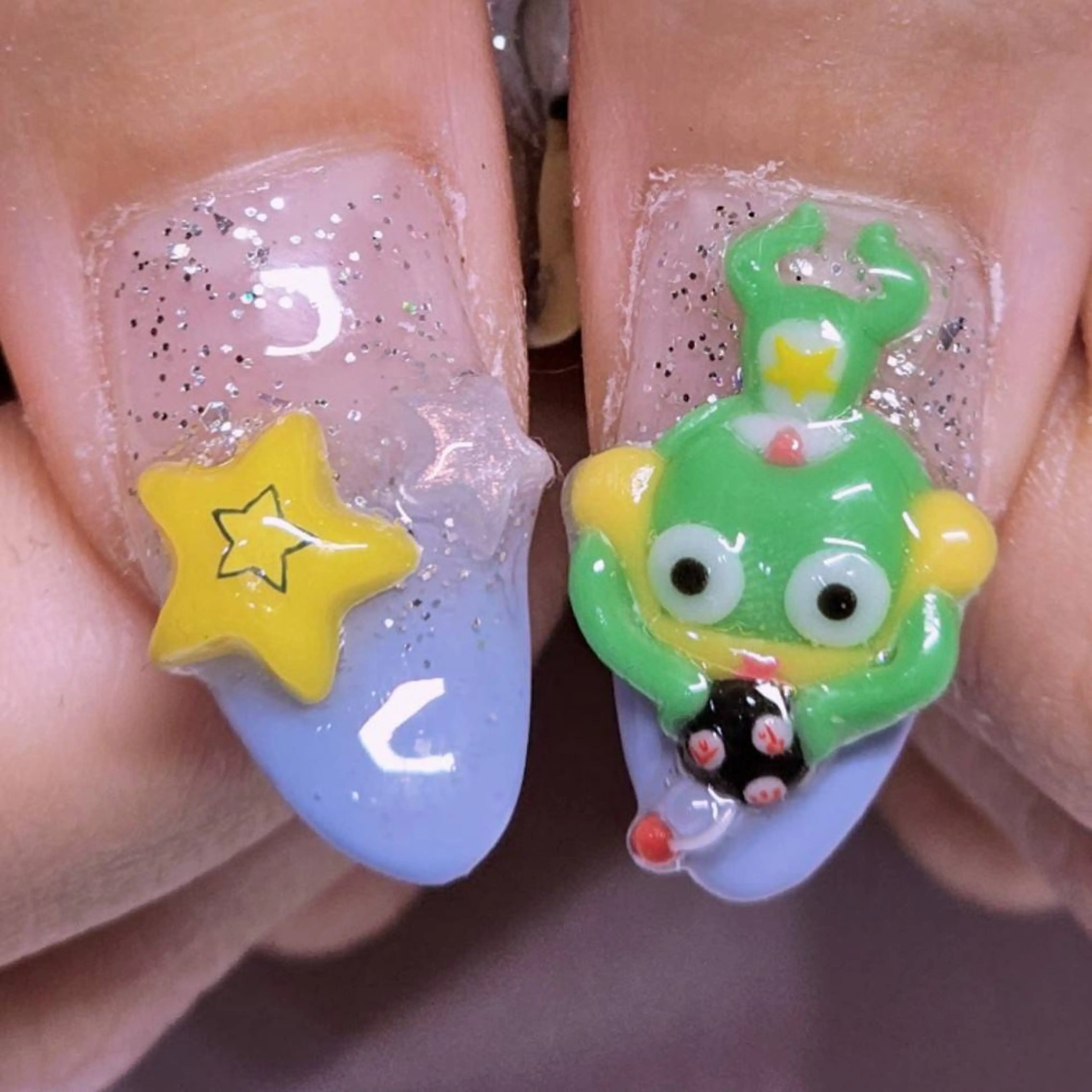 ネイル アートネイル オーロラネイル ブルー グラデーション ラメ(グリッター) ハンドネイル よしだ ひろきのネイルデザイン