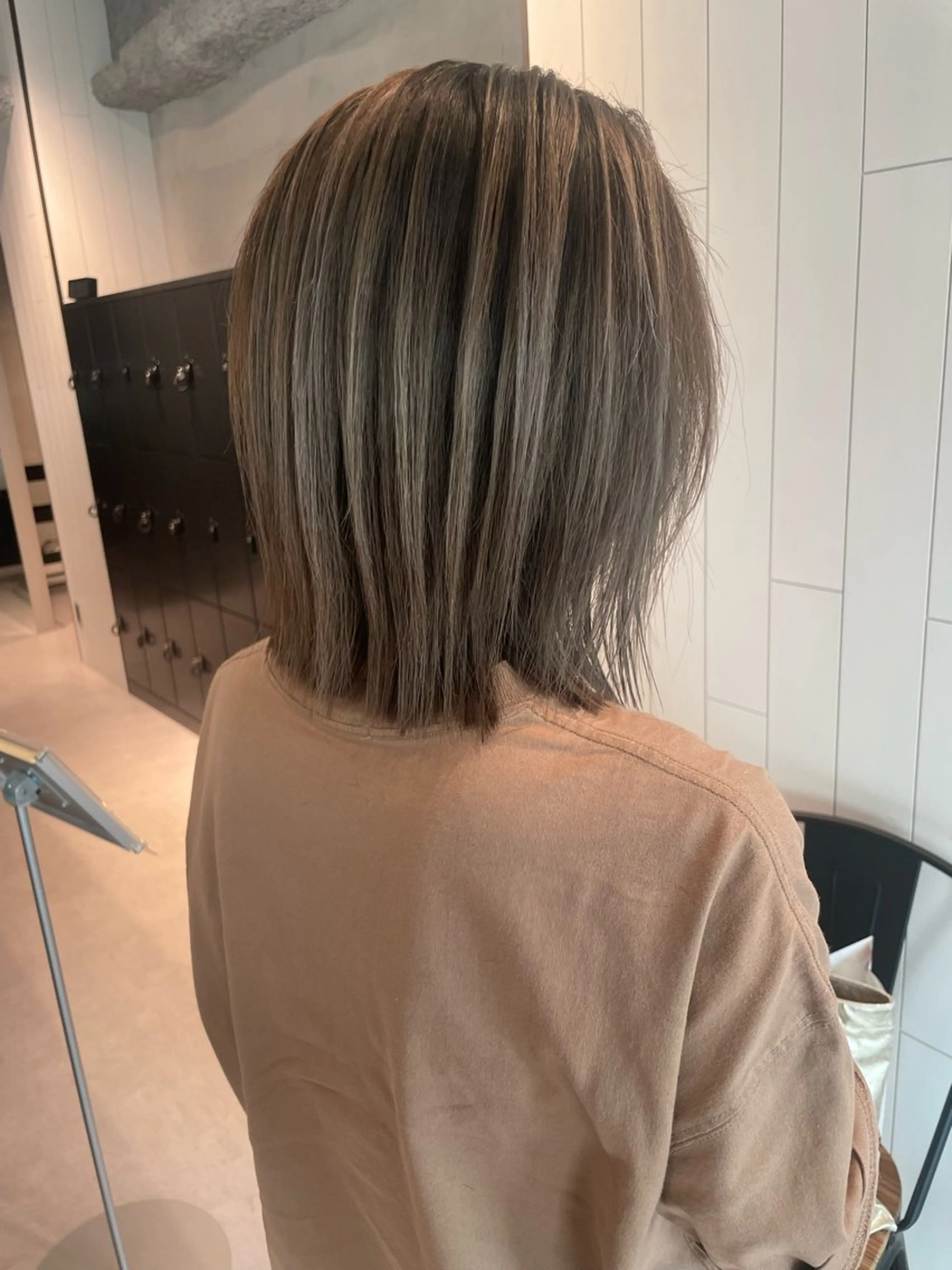 ミディアム レイヤーカット 冨岡 祐太郎✂️のヘアスタイル