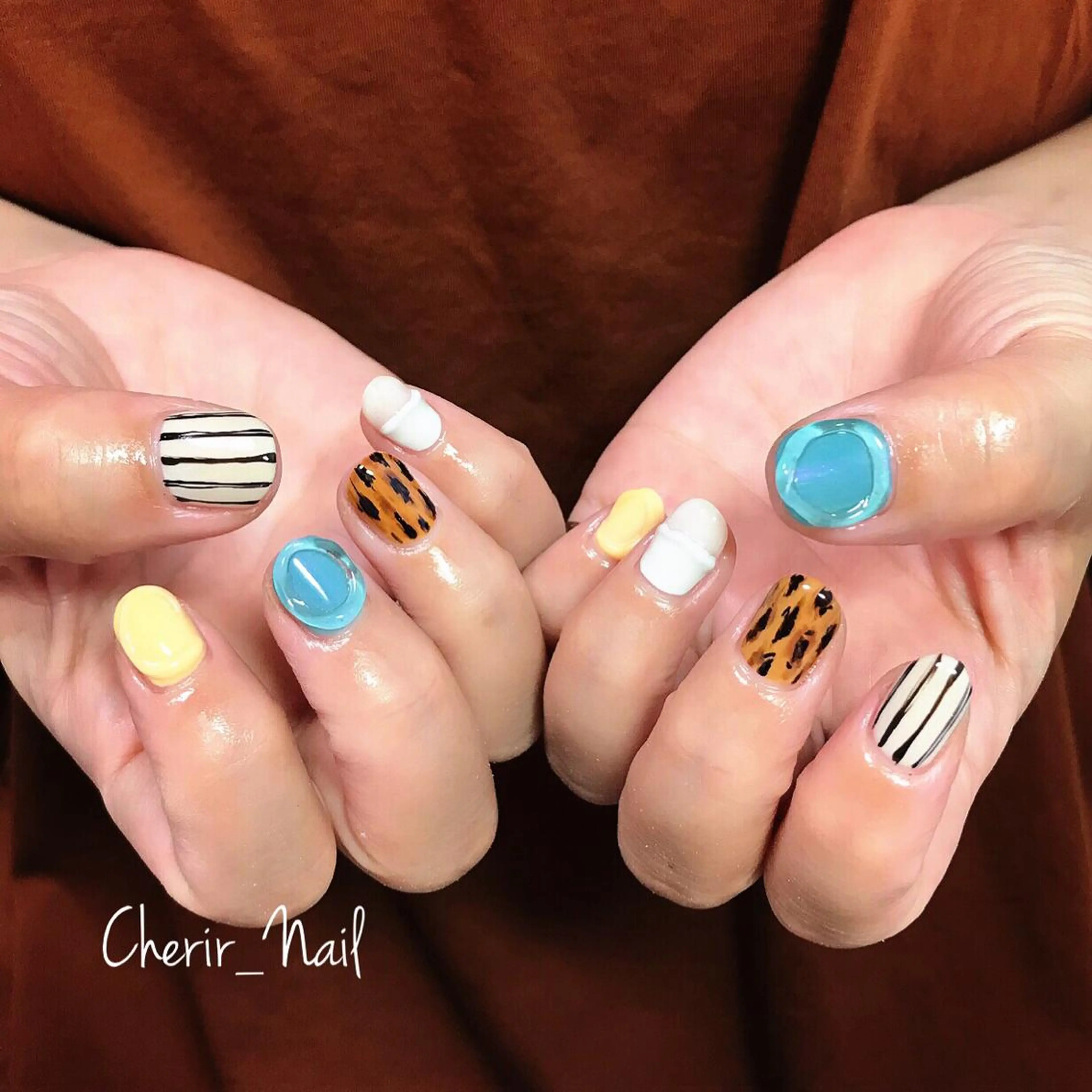 ネイル ニュアンスネイル ショートネイル 夏ネイル Cherirnail kaoriのネイルデザイン