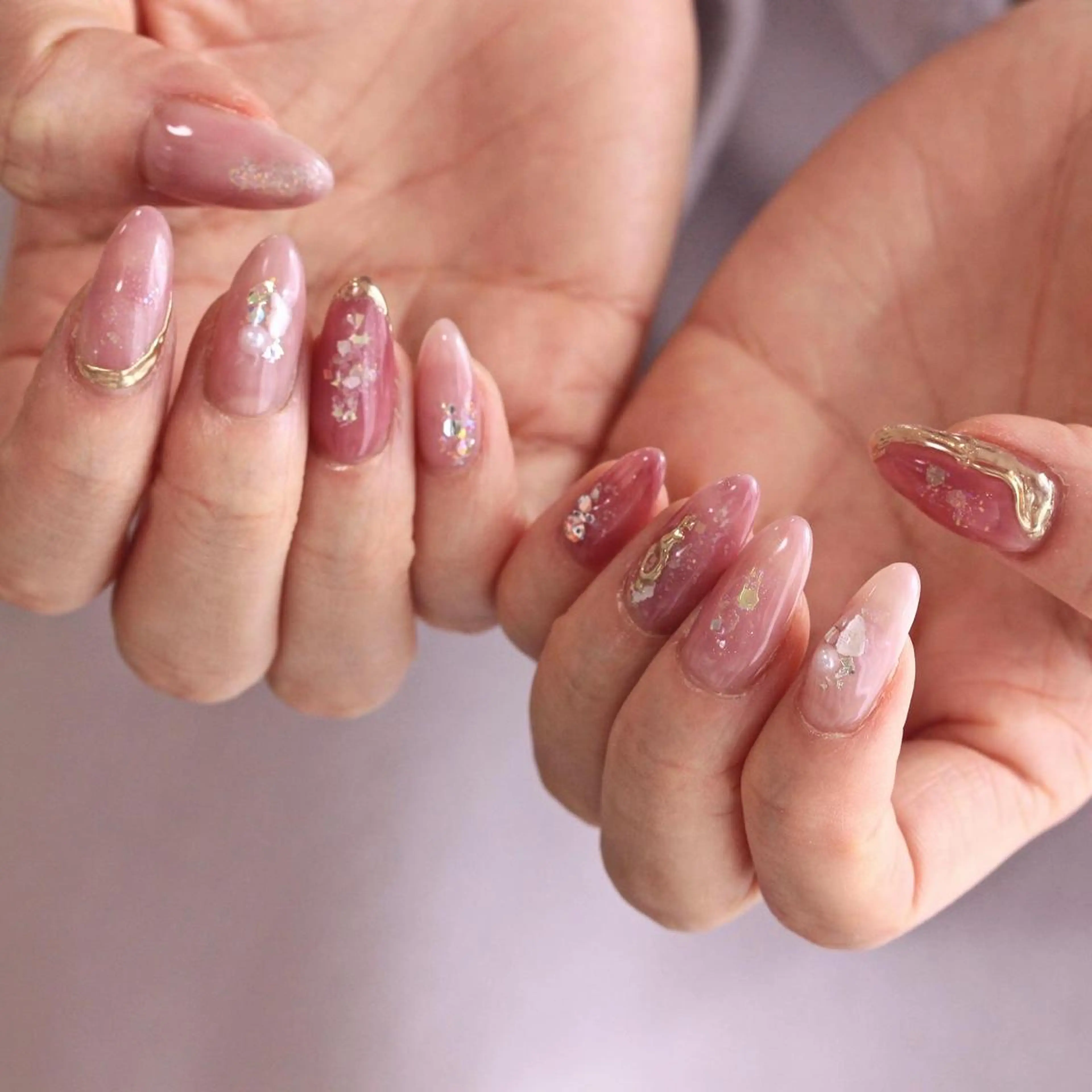 ネイル キラキラネイル ニュアンスネイル ハンドネイル Elio 国泰寺のネイルデザイン