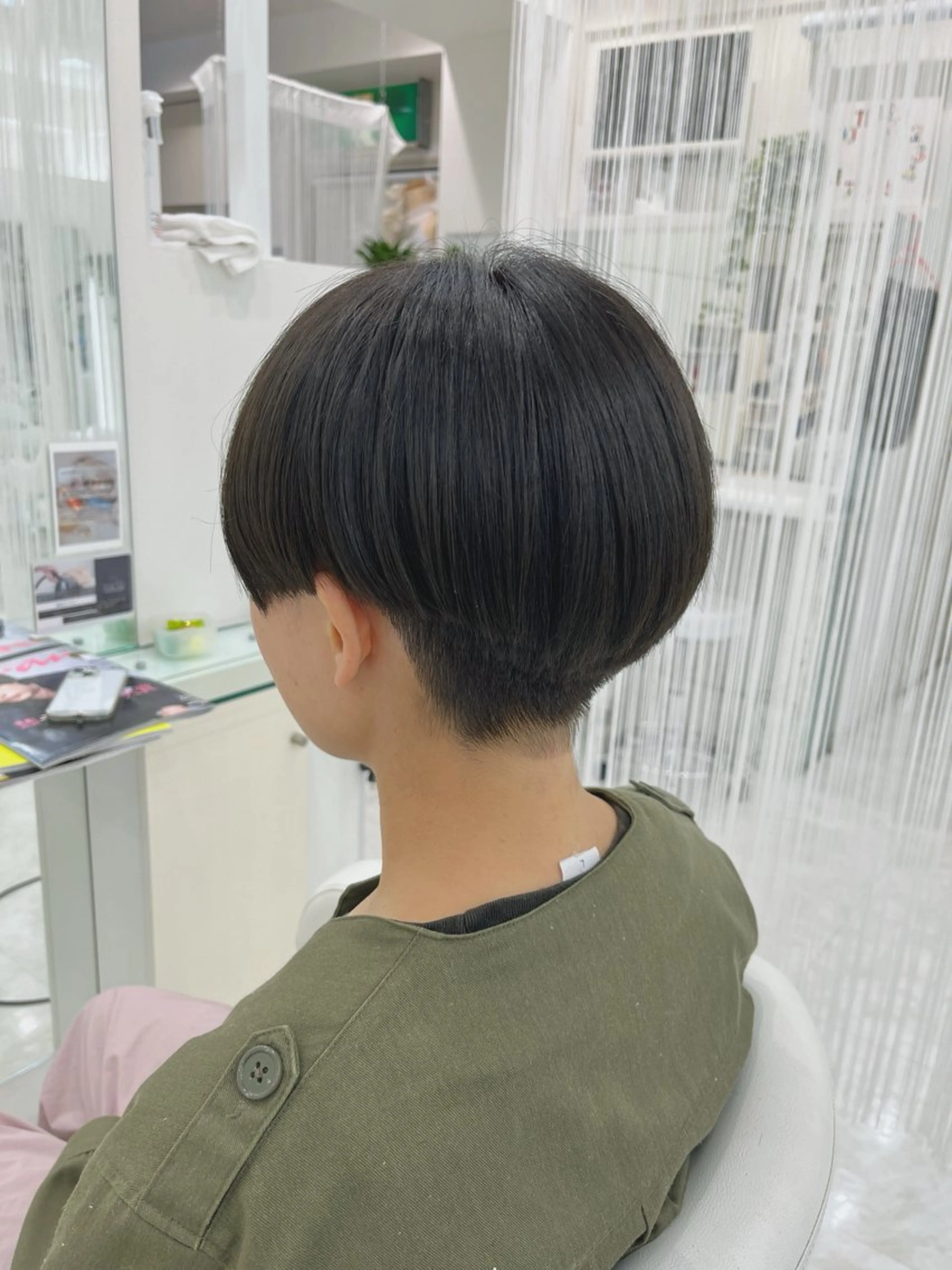 ショート カラー ベージュカラー オリーブベージュ カット ヘアカラー hair  Freak所属・山森 大地のヘアスタイル