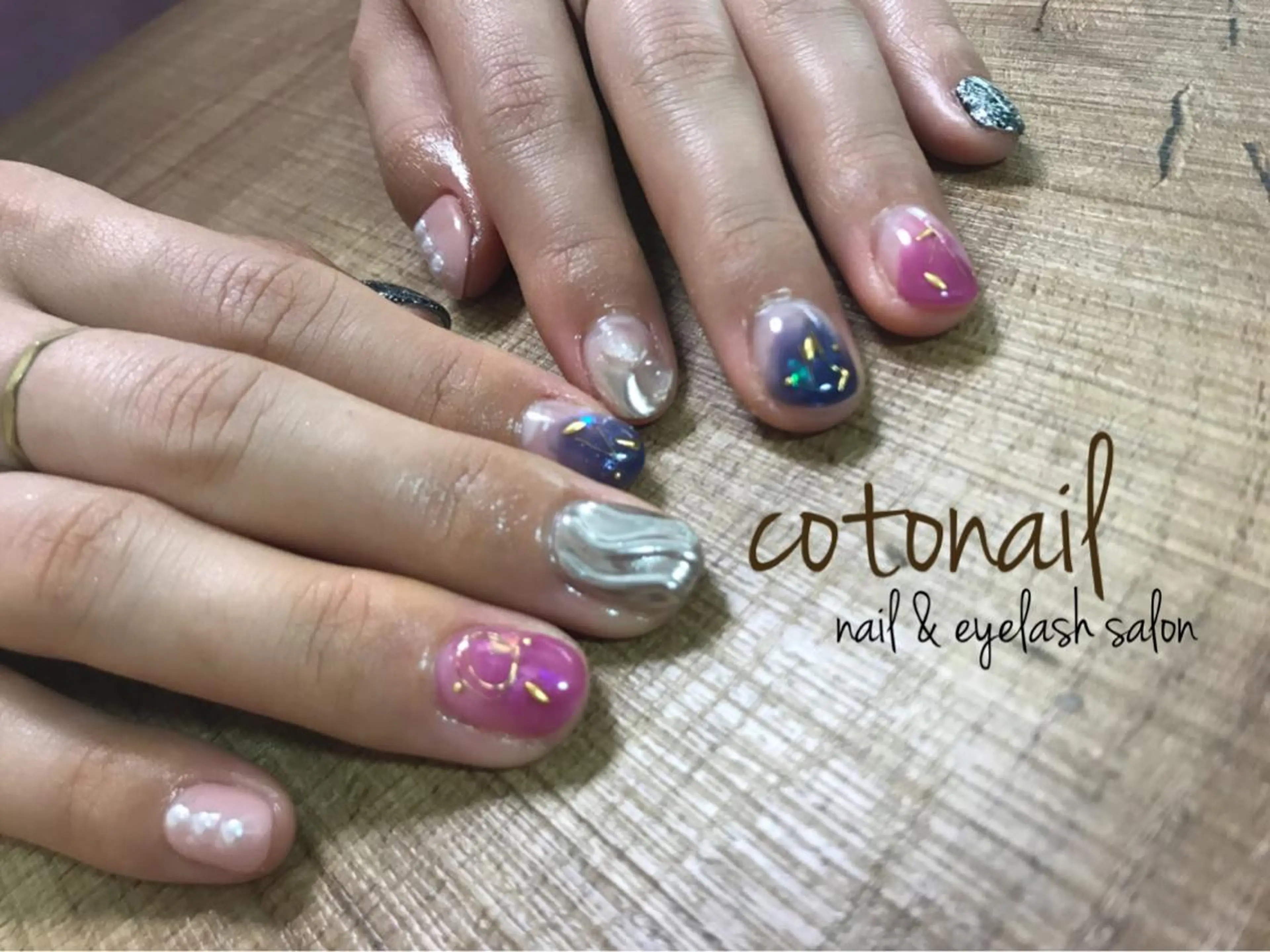 ショート ネイル アートネイル ハンドネイル ツメトマツゲ .のネイルデザイン