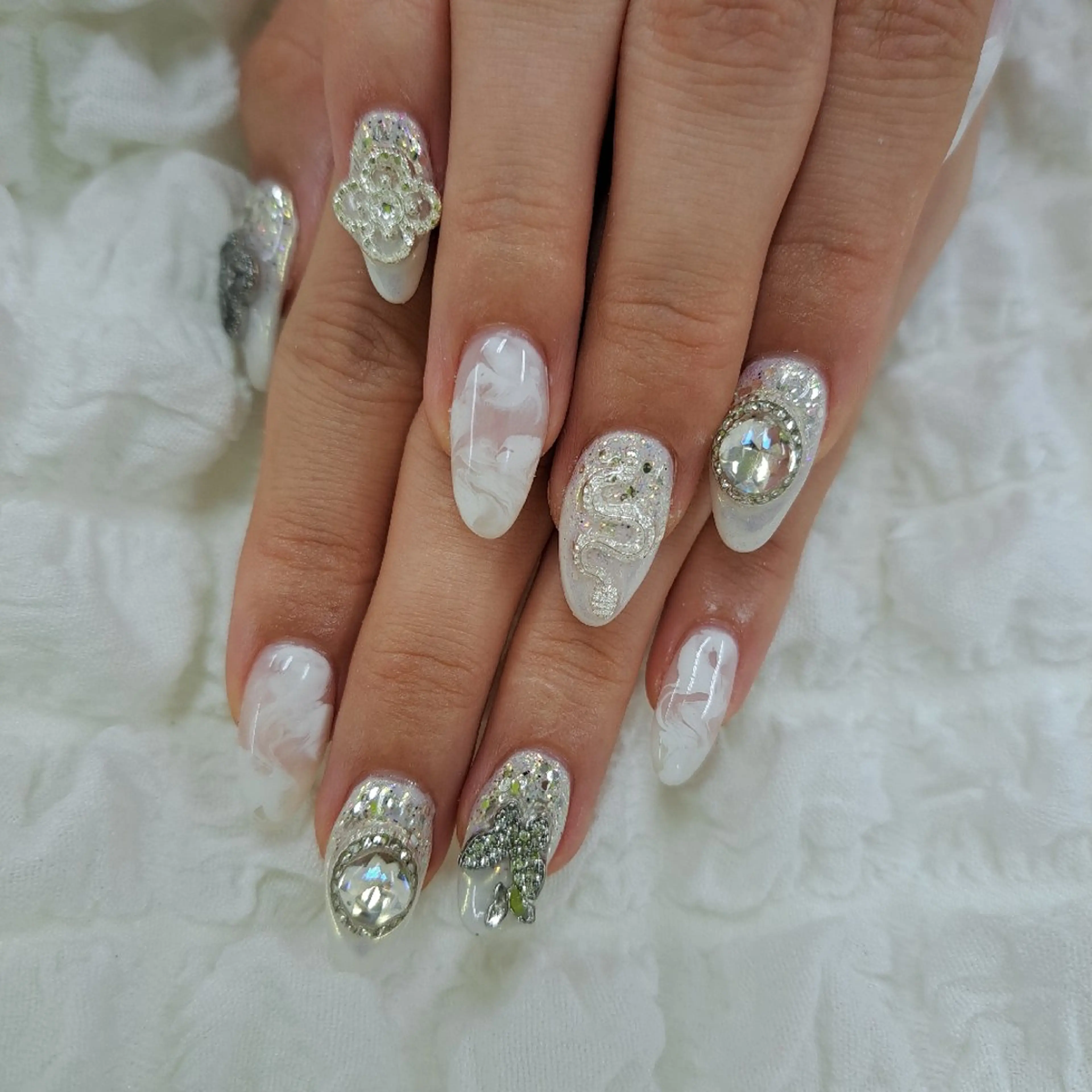 ネイル チークネイル フレンチネイル ジェルネイル ガーリー ハート 河野ちえ (雑誌掲載サロン)のネイルデザイン