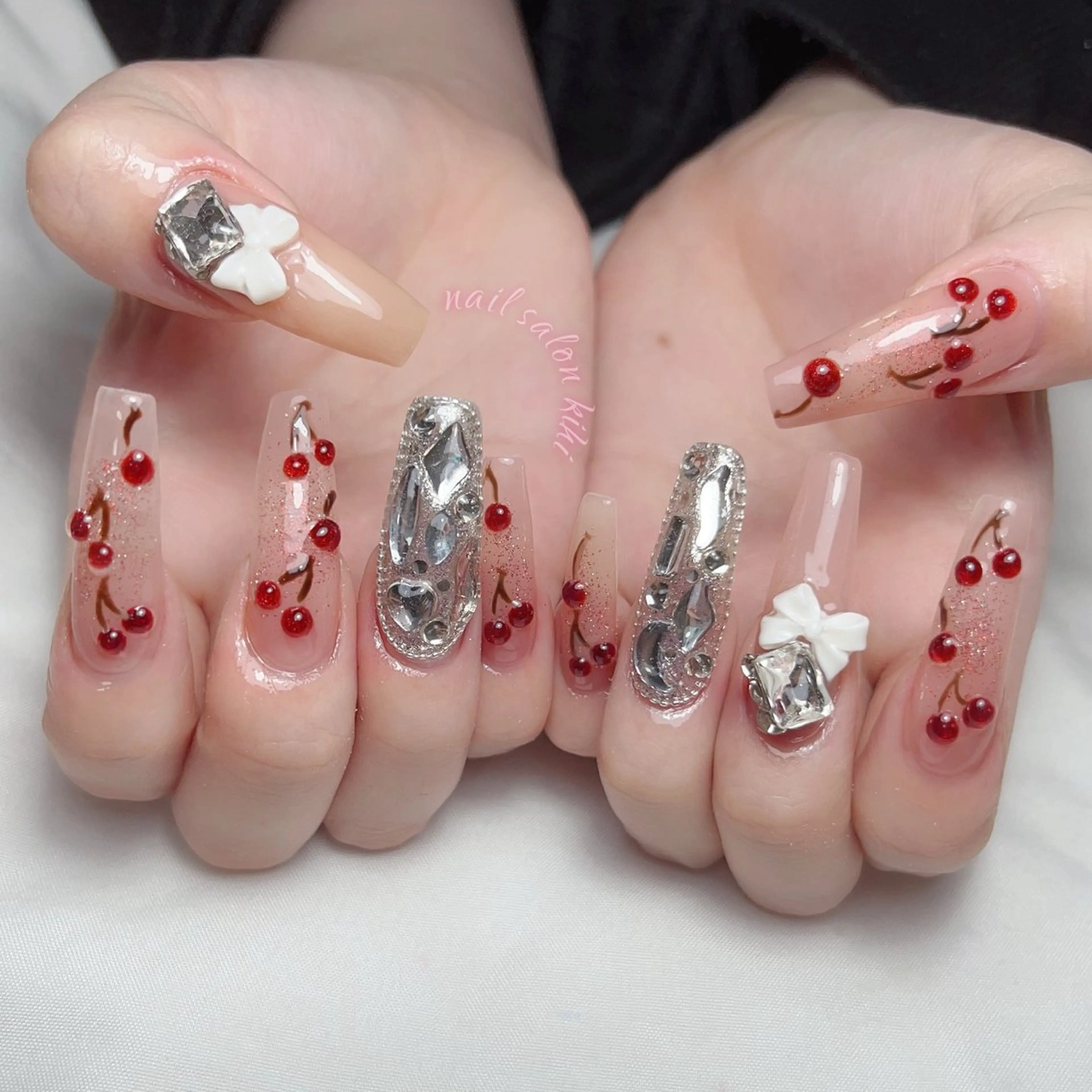 ネイル アートネイル フレンチネイル ジェルネイル グラデーション 韓国ネイル ハンドネイル 💕鈴木ユリ パラジェル/オフ無料のネイルデザイン