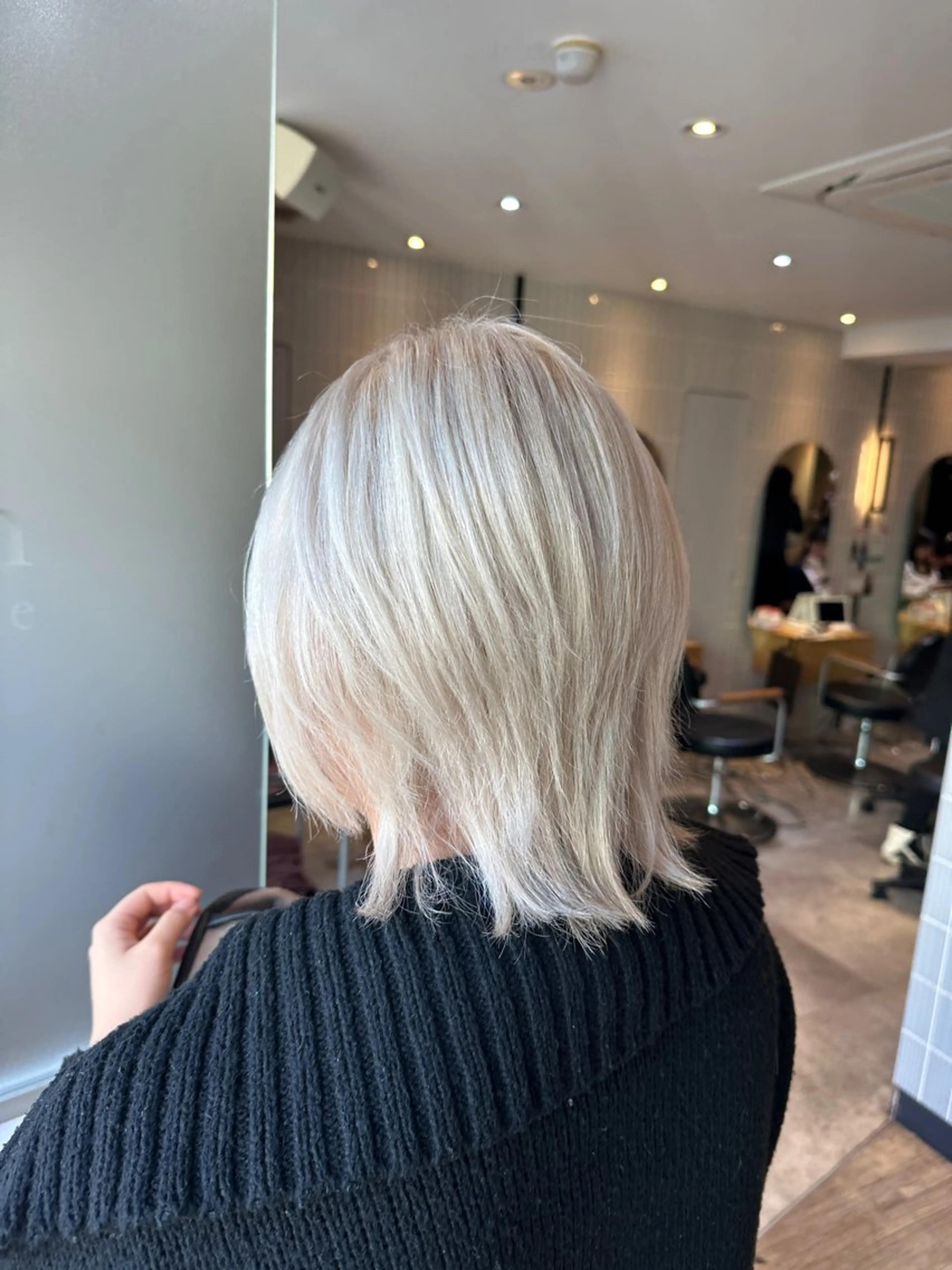 👑人気No4👑可愛過ぎてご紹介多数‼️ハイトーンブリーチカラー&似合わせカット&ベーストリートメント✨の写真