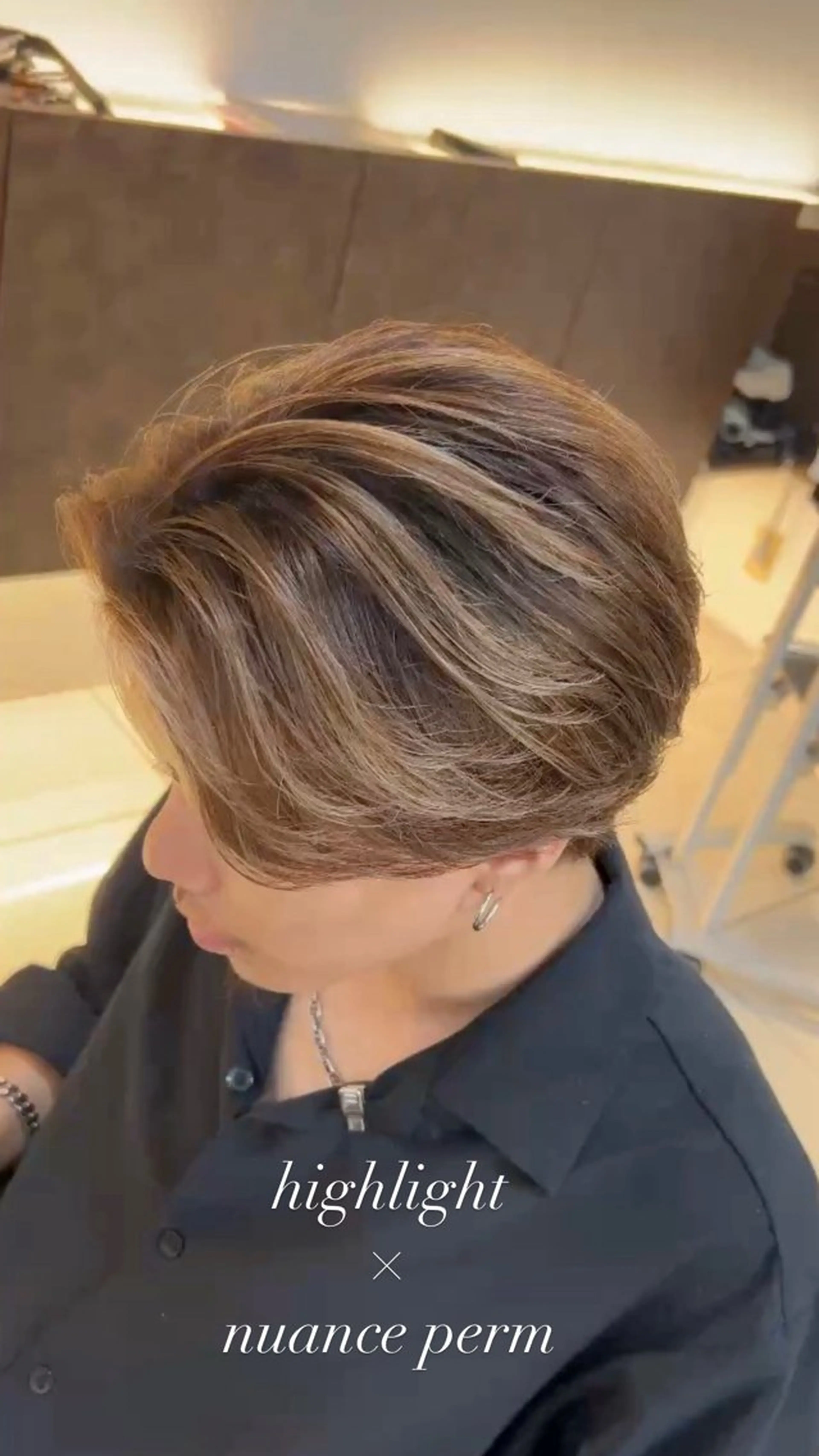 ミディアム カラー パーマ カット ヘアカラー パーマ 海外風センターパート 健人のヘアスタイル