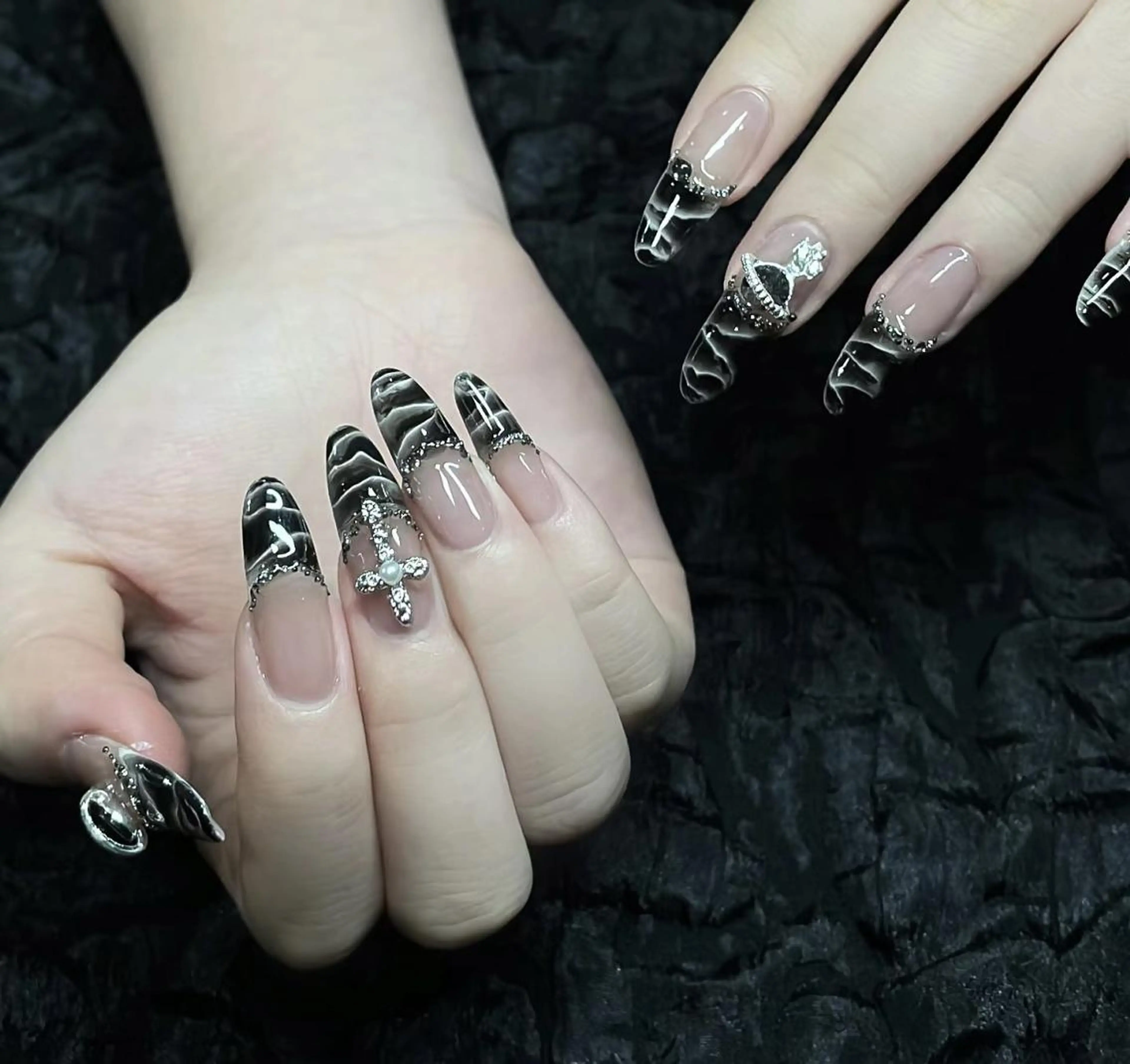 ネイル エリ🫧 nail池袋東口のネイルデザイン