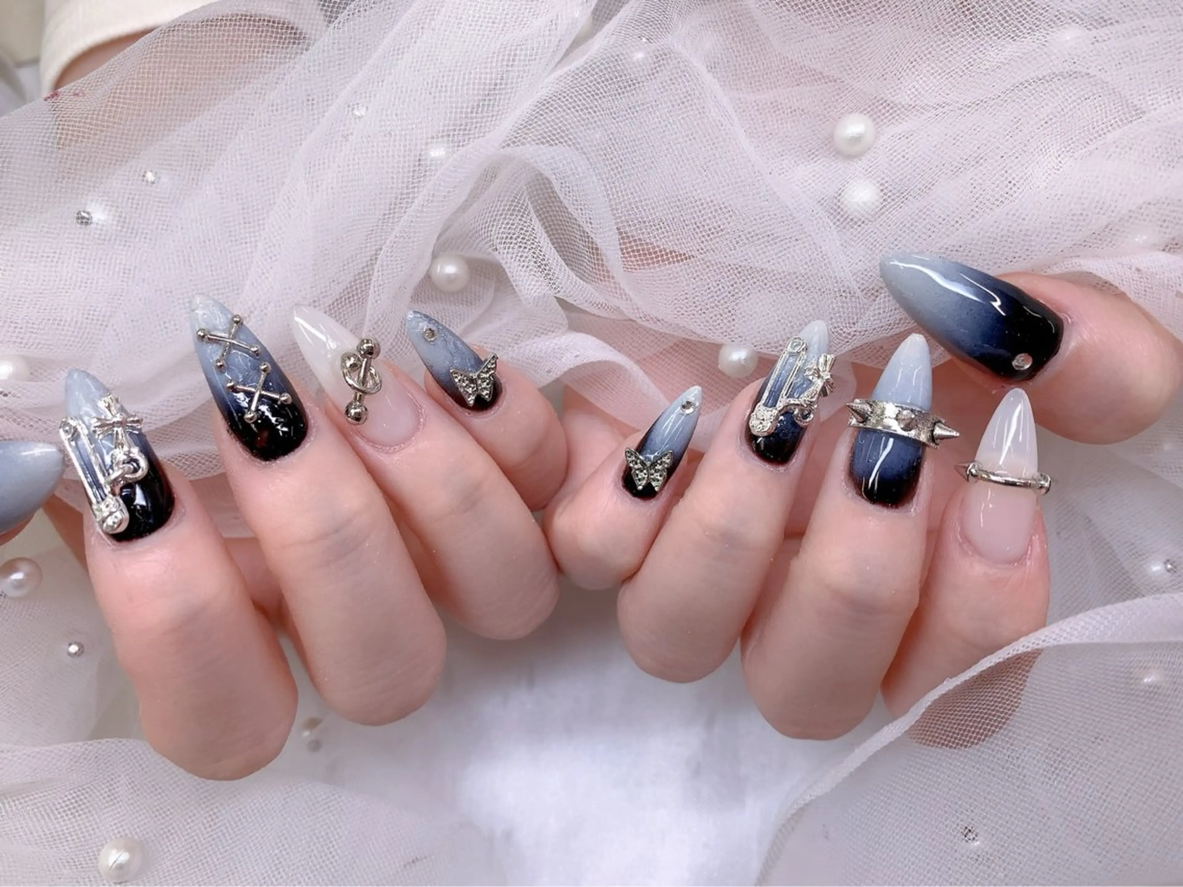 ネイル UMI ネイルサロン新宿🎀のネイルデザイン