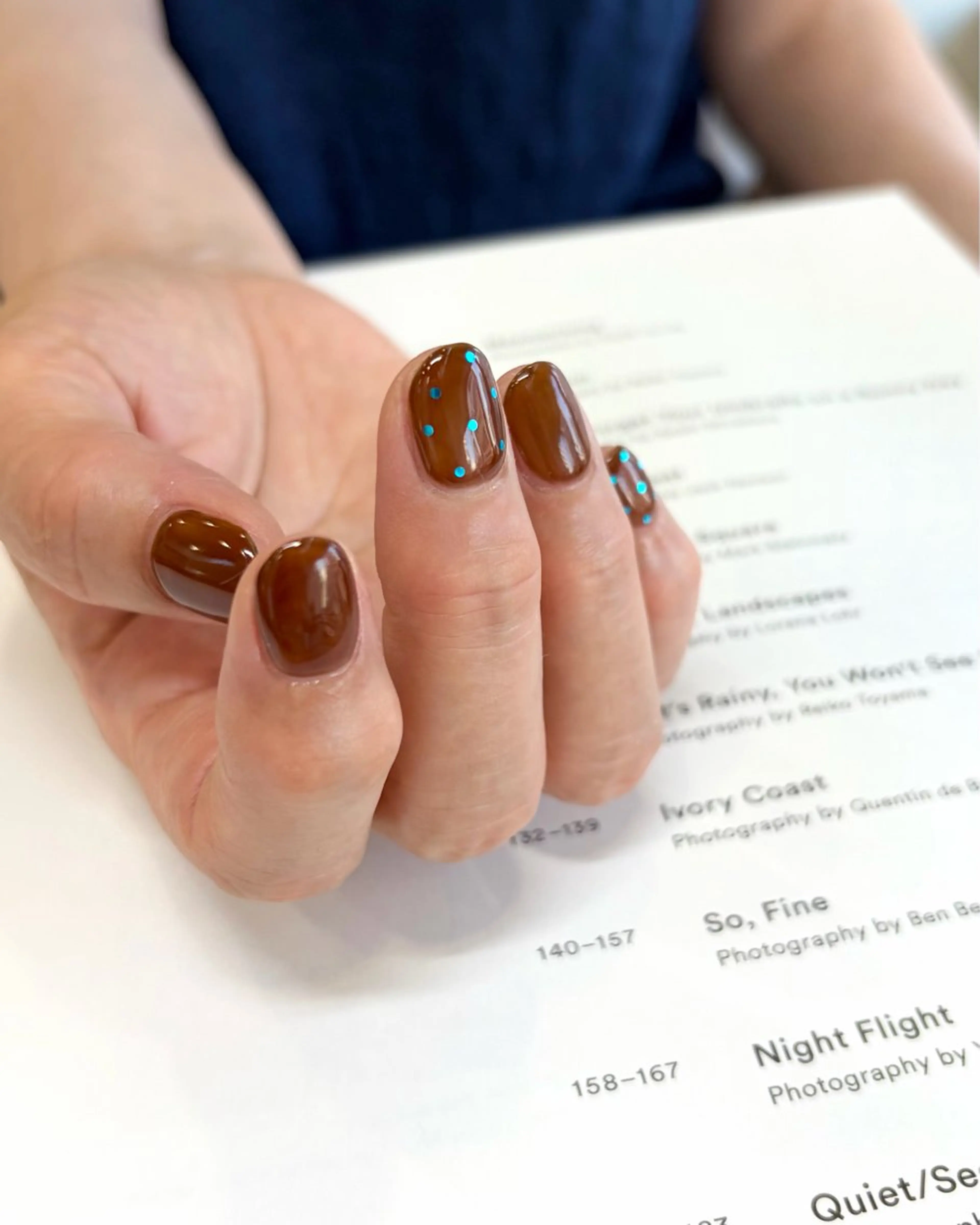 ネイル ブラウン ハンドネイル nailsalon amity🌿池田のネイルデザイン