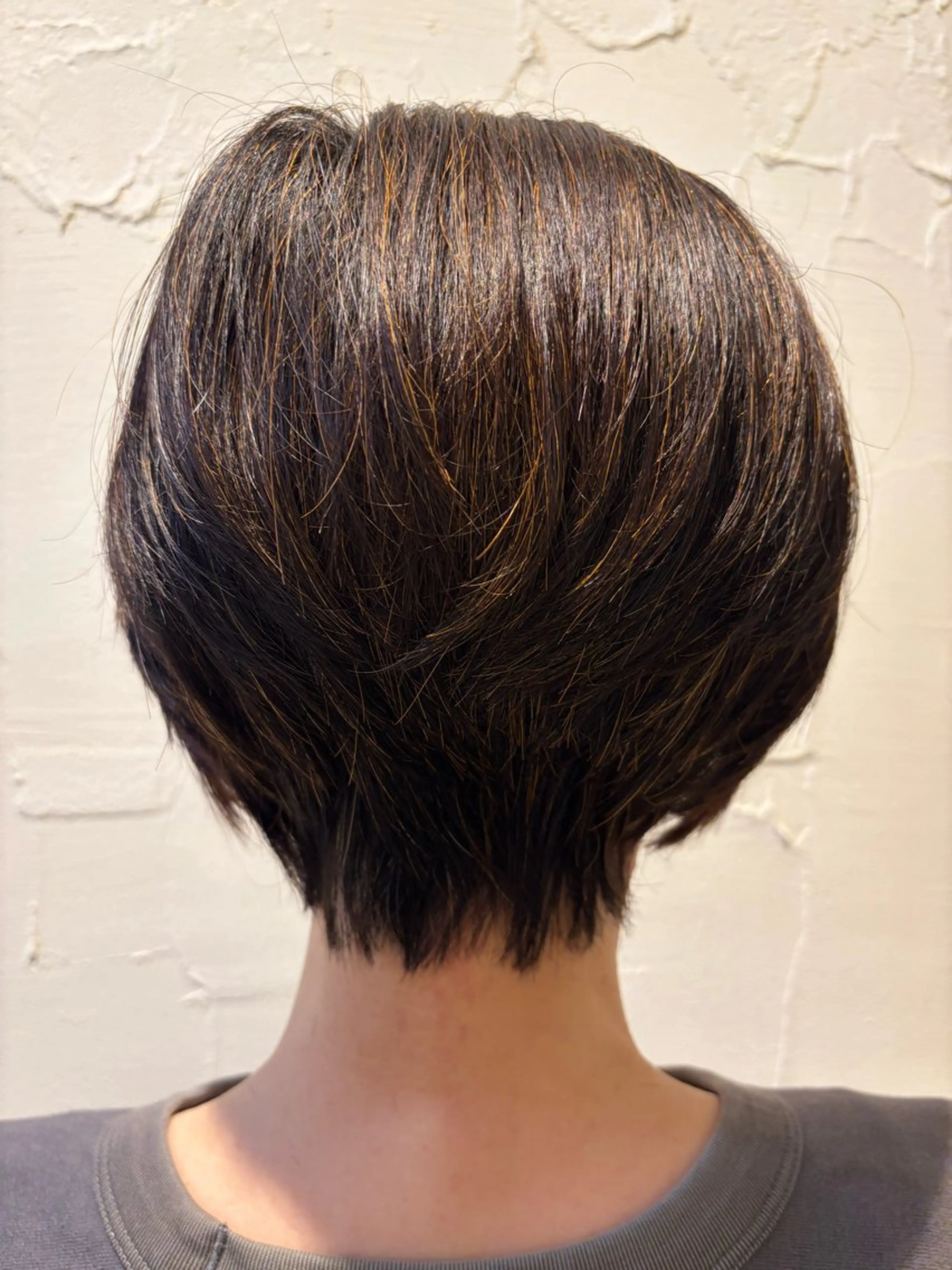 ショート カラー 野崎 恵美のヘアスタイル