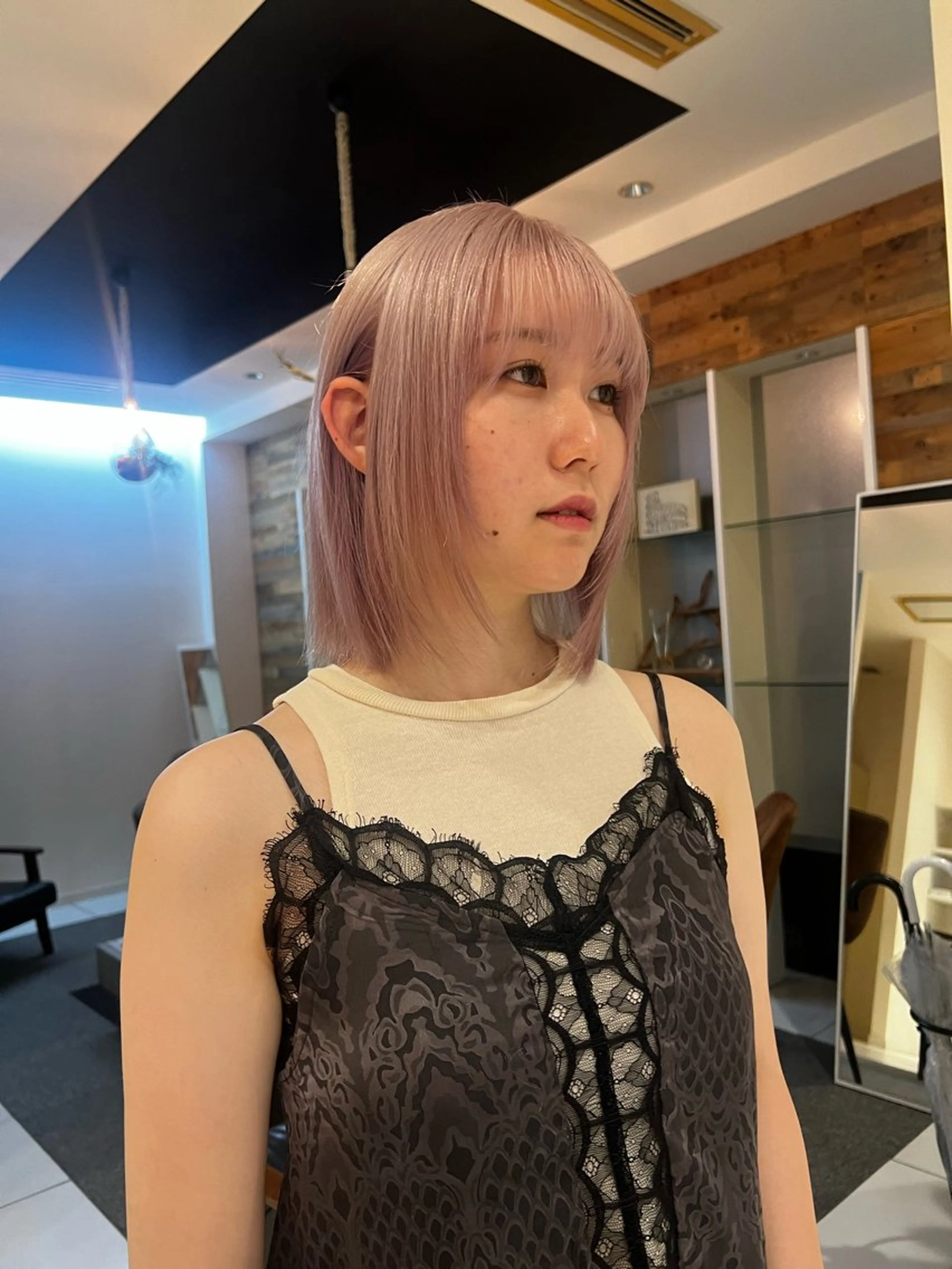 カラー hiyori /ハイトーンカラーのヘアスタイル