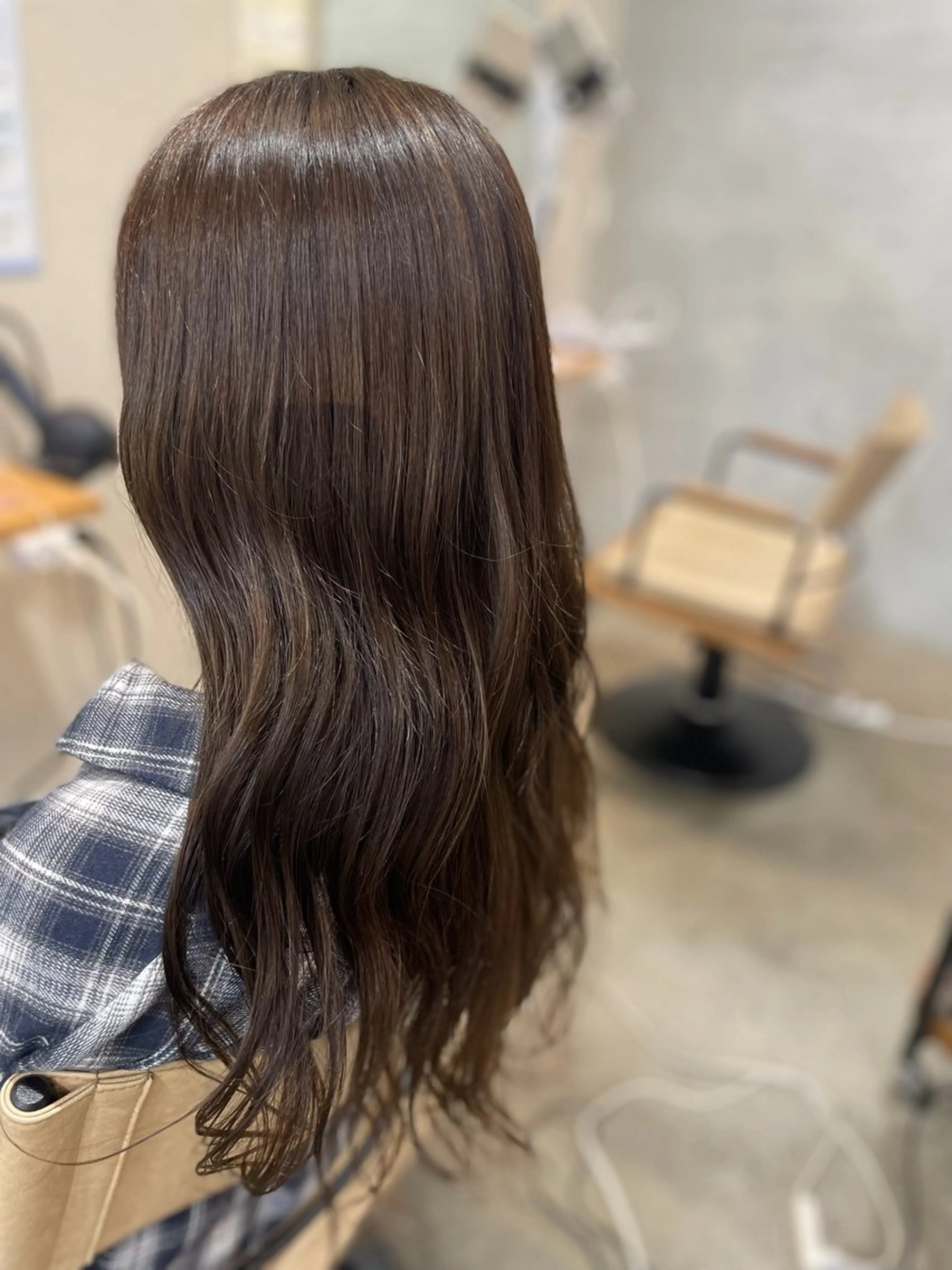 ロング カラー ベージュカラー オリーブベージュ ヘアカラー momoka 女性限定のヘアスタイル