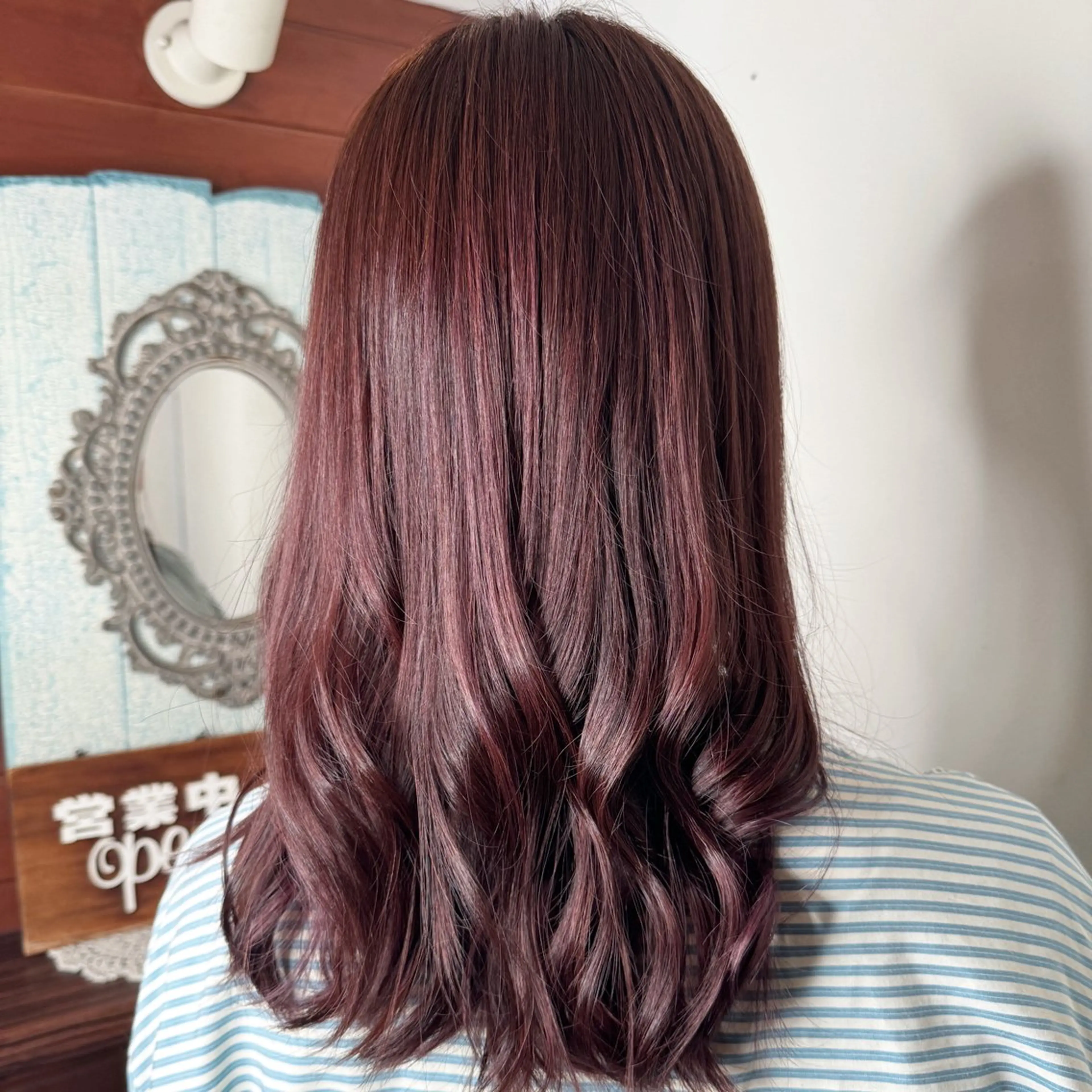 ロング カラー 大塚 しおりのヘアスタイル