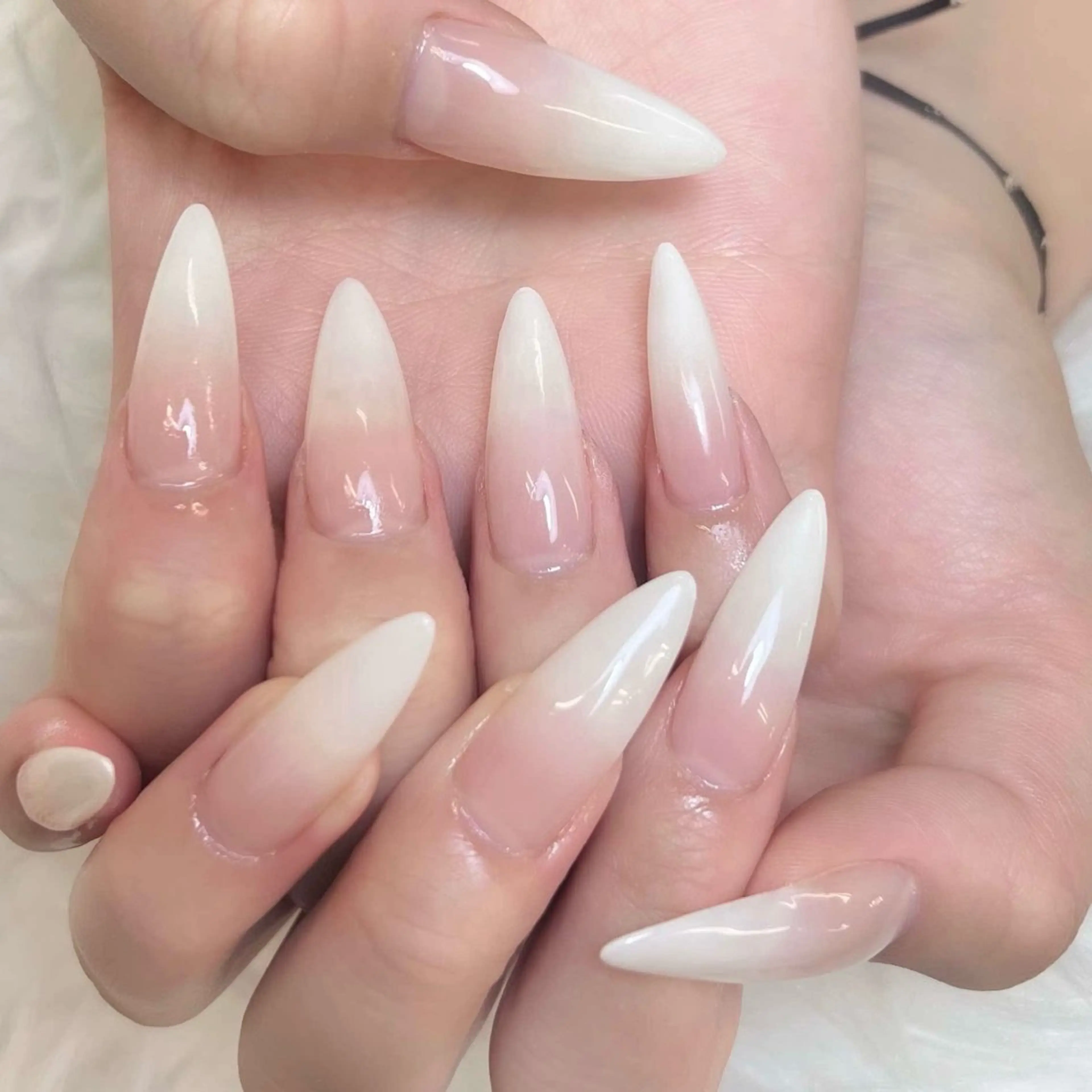 ネイル アートネイル オーロラネイル チークネイル 長さ出し フットネイル Anh 高田馬場のネイルデザイン