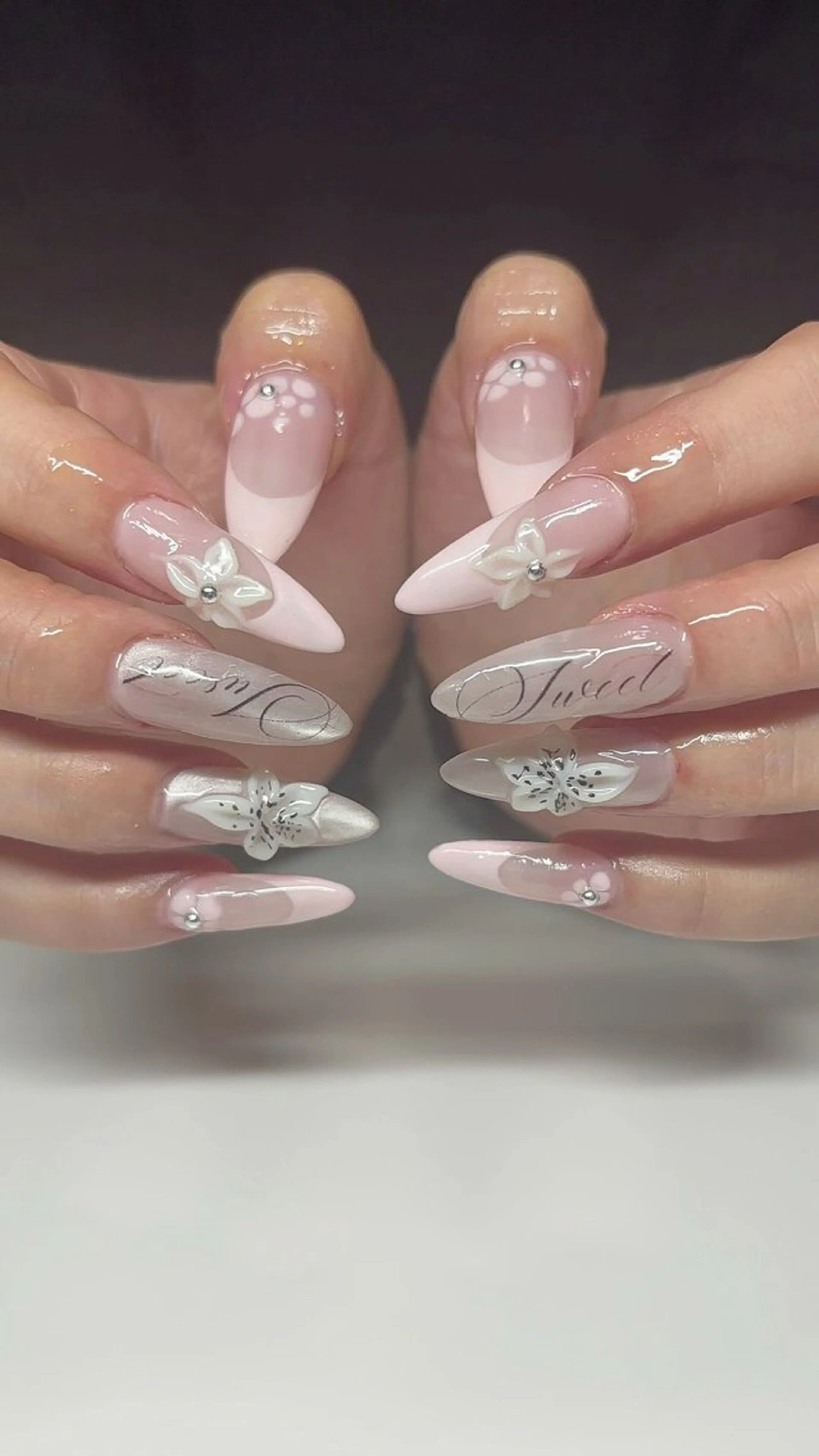 ネイル 韓国ネイル ニュアンスネイル シンプルネイル 春ネイル ワンホンネイル Nihonthy Nail 新宿のネイルデザイン