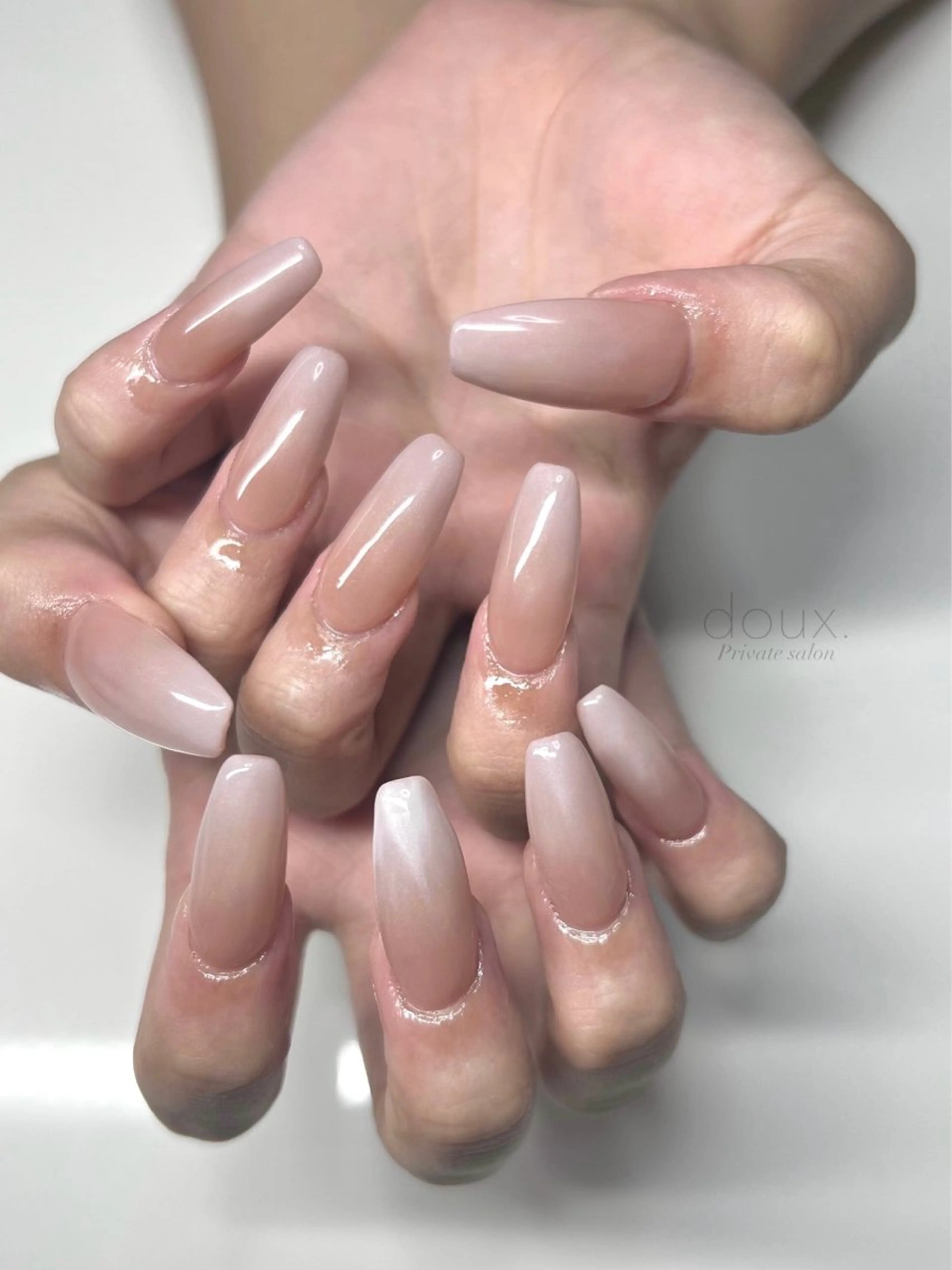 ネイル フレンチネイル グラデーション 韓国ネイル ロングネイル ニュアンスネイル ハンドネイル doux. nailのネイルデザイン