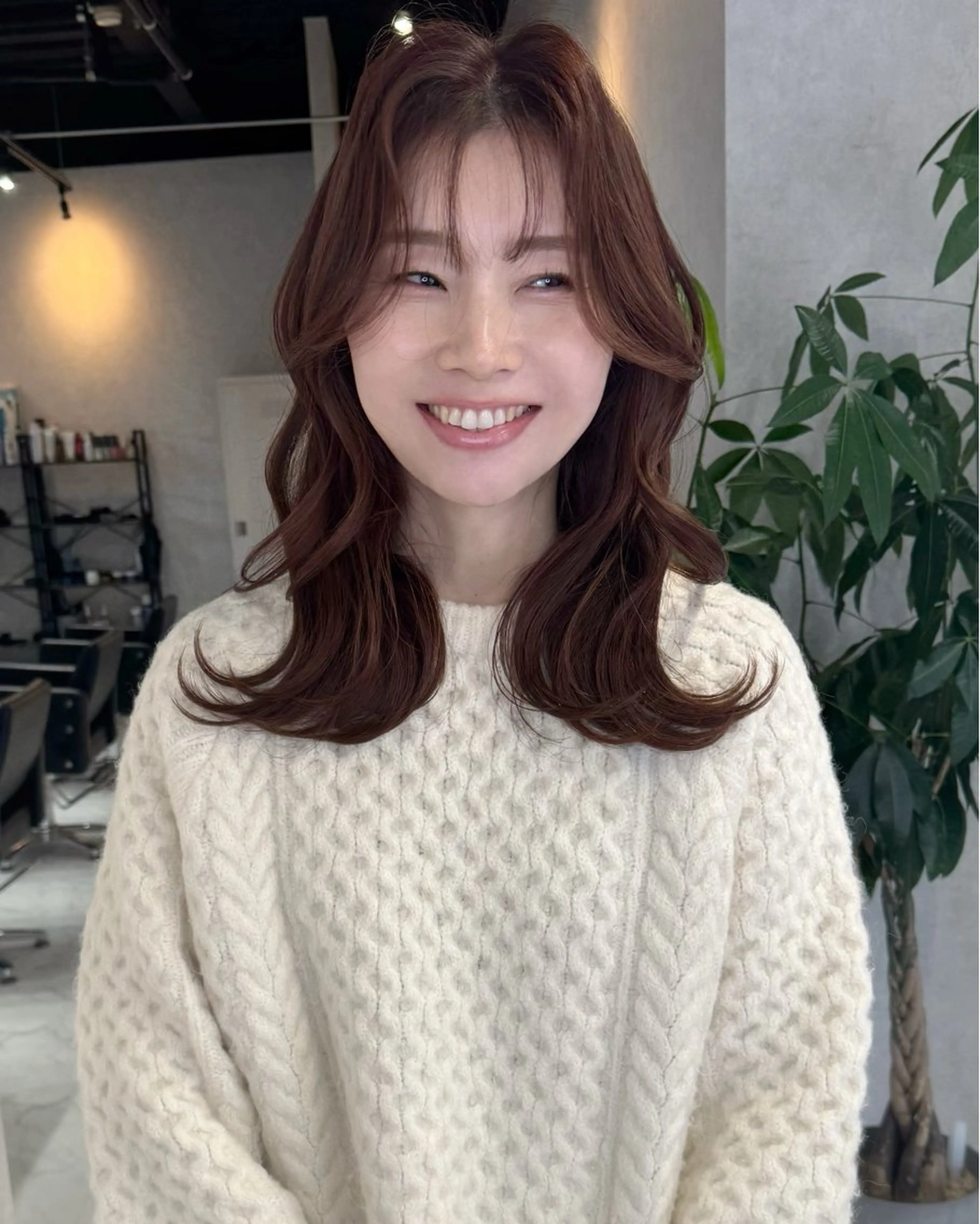 ミディアム カラー ヘアアレンジ 韓国風ヘア レイヤーカット トリートメント ワンホンヘア カット ヘアカラー トリートメント アンドウ ユウ/ レイヤーカット/韓国のヘアスタイル