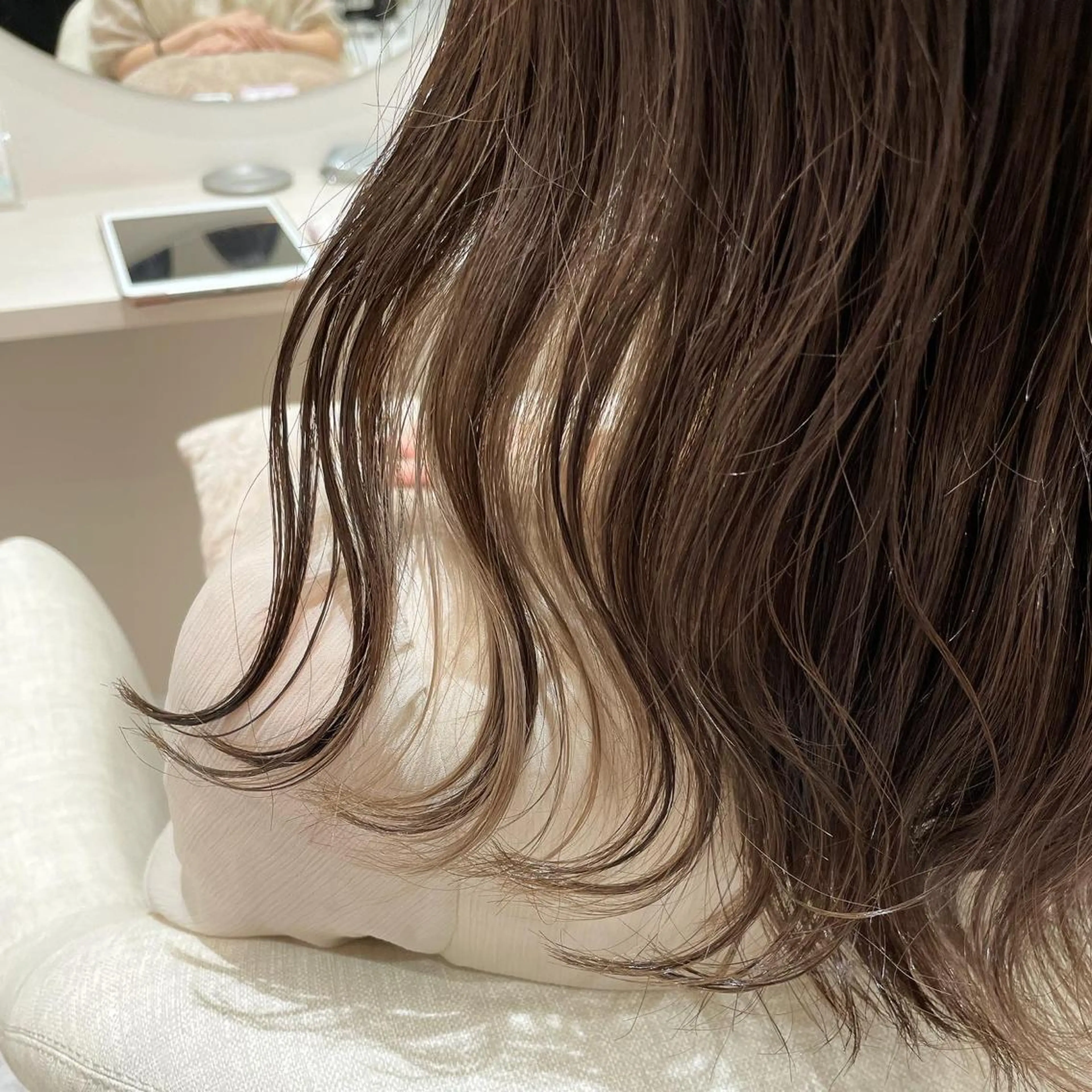 カラー ベージュカラー イヤリングカラー Chiho / 梅田 / ボブ/ パーマのヘアスタイル