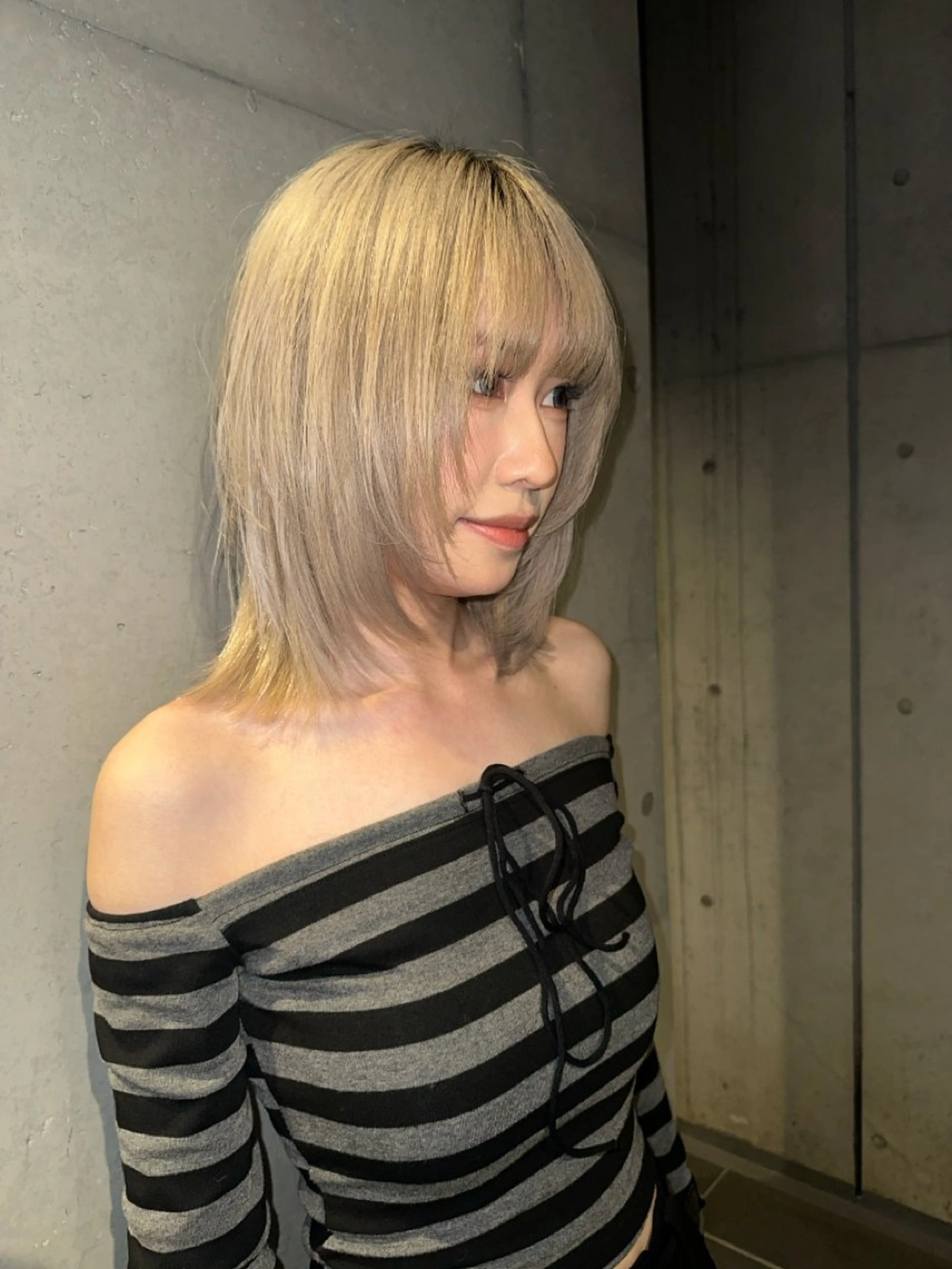 ミディアム カラー 顔まわりレイヤー ハッシュカット レイヤーカット ウルフカット カット ヘアカラー 似合わせウルフ/ レイヤー/山本祐輔のヘアスタイル