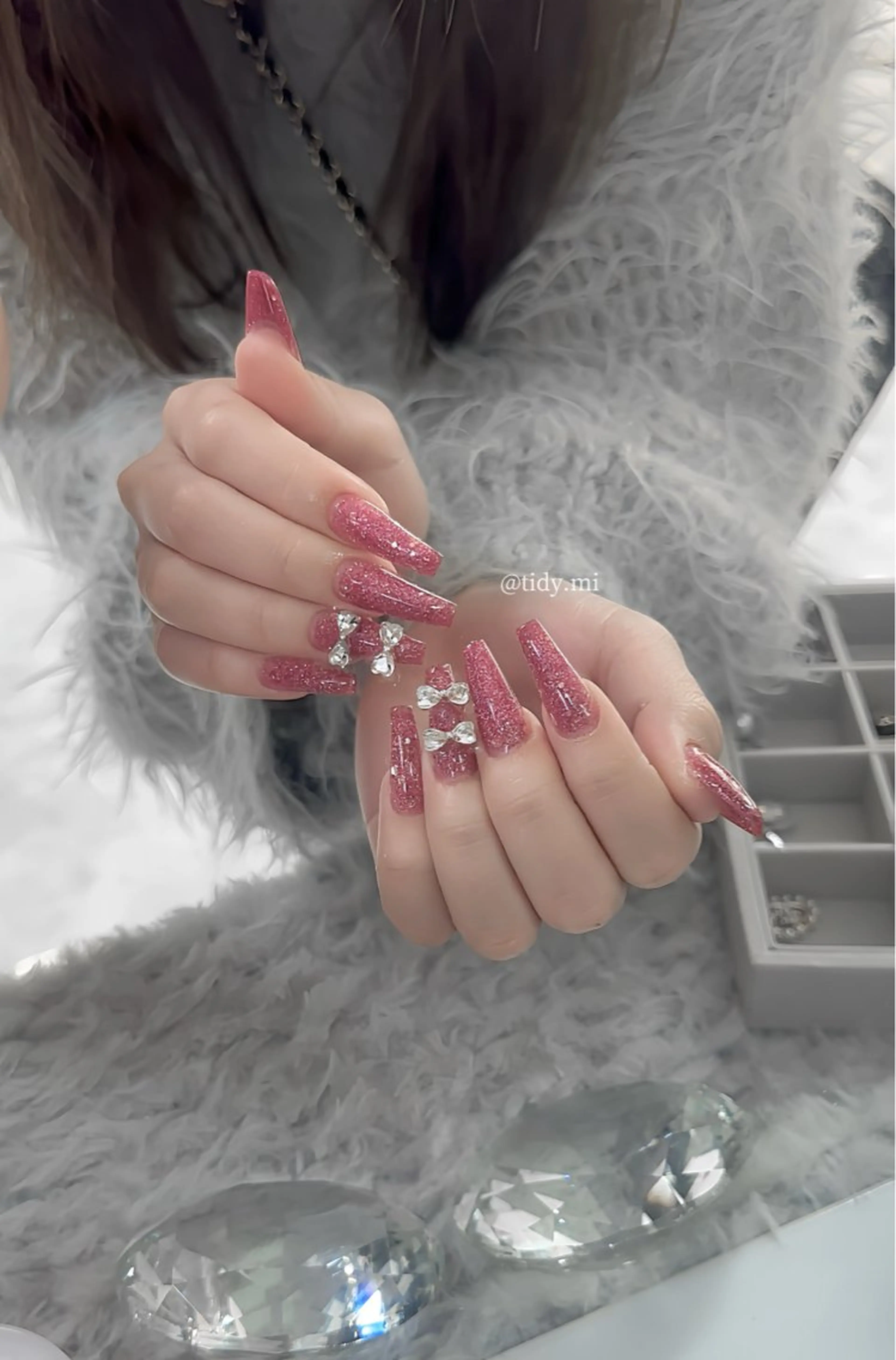ネイル フットネイル ジェルネイル キラキラネイル 韓国ネイル マグネットネイル ハンドネイル TIDY .のネイルデザイン