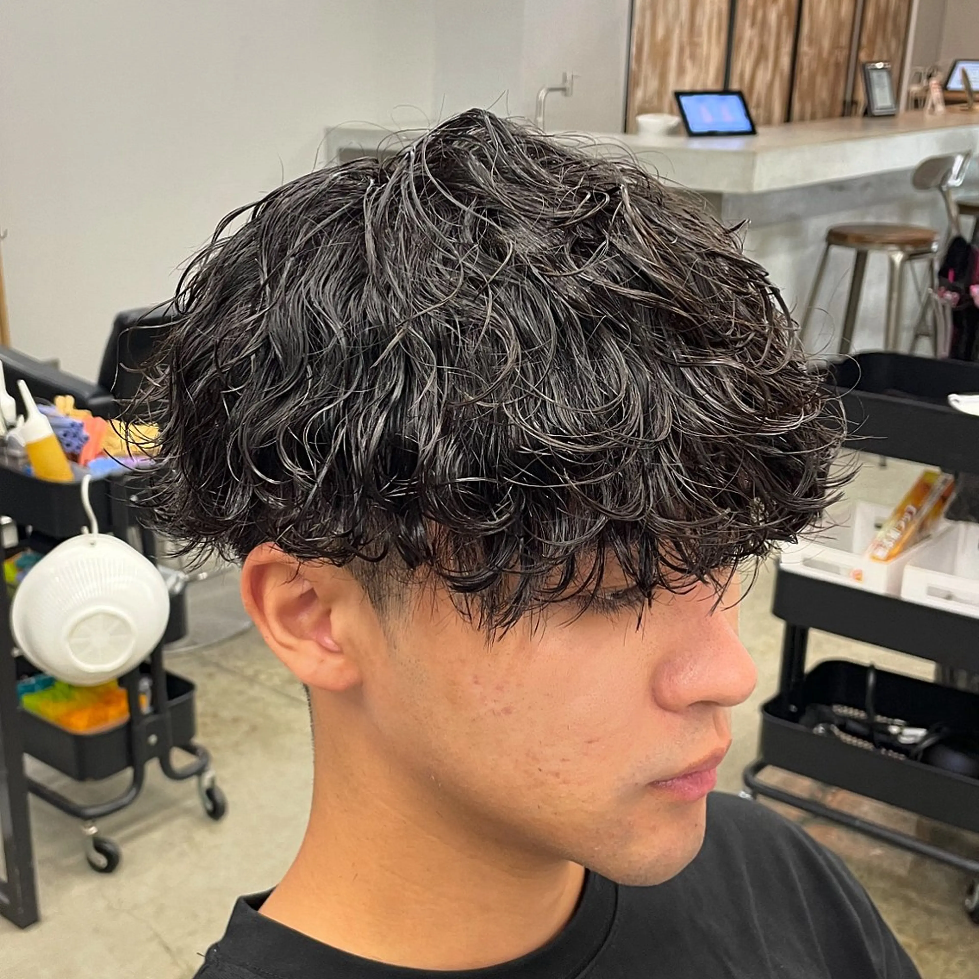 パーマ メンズ カット パーマ トリートメント ヘアセット 新宿/韓国ヘア/ 髪質改善ストレートのヘアスタイル