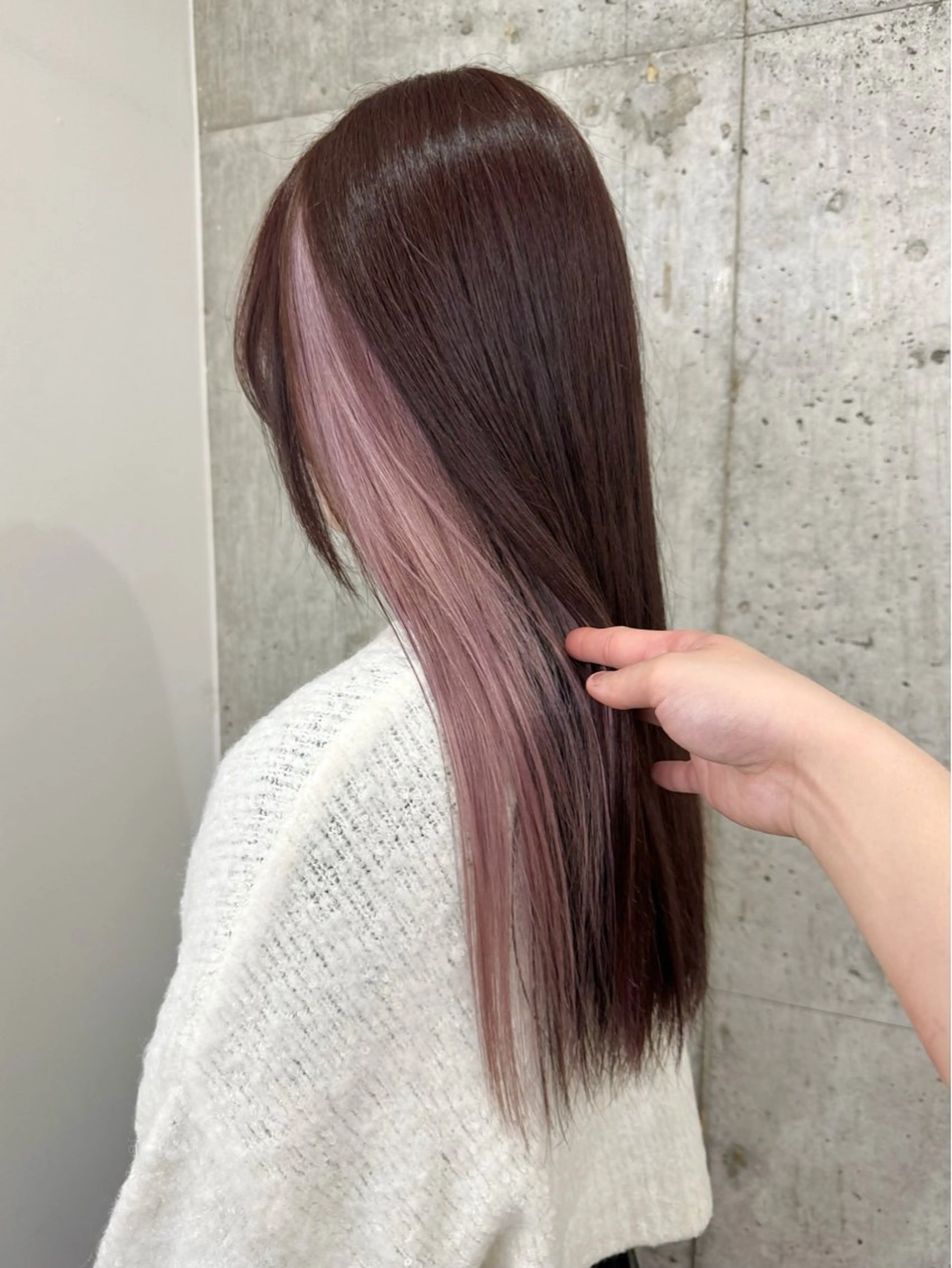 ロング カラー ブラウンカラー インナーカラー ピンクカラー ピンクブラウン ホワイトピンク ヘアカラー 切りっぱなしボブ/ ブリーチカラー/大塚のヘアスタイル