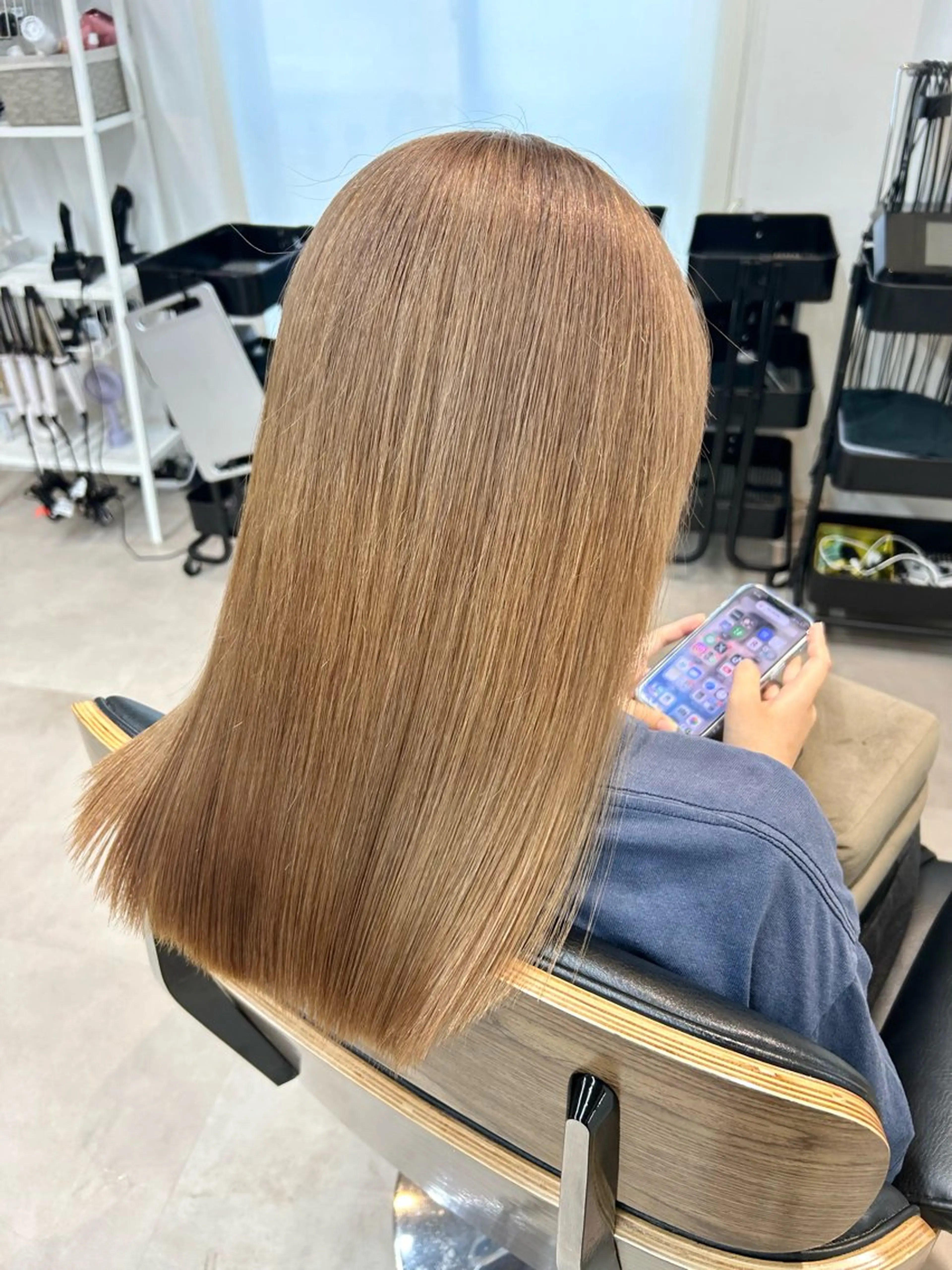 セミロング カラー ブリーチ カット ヘアカラー トリートメント 艶カラー/レイヤー/ ハイトーン/まなみのヘアスタイル