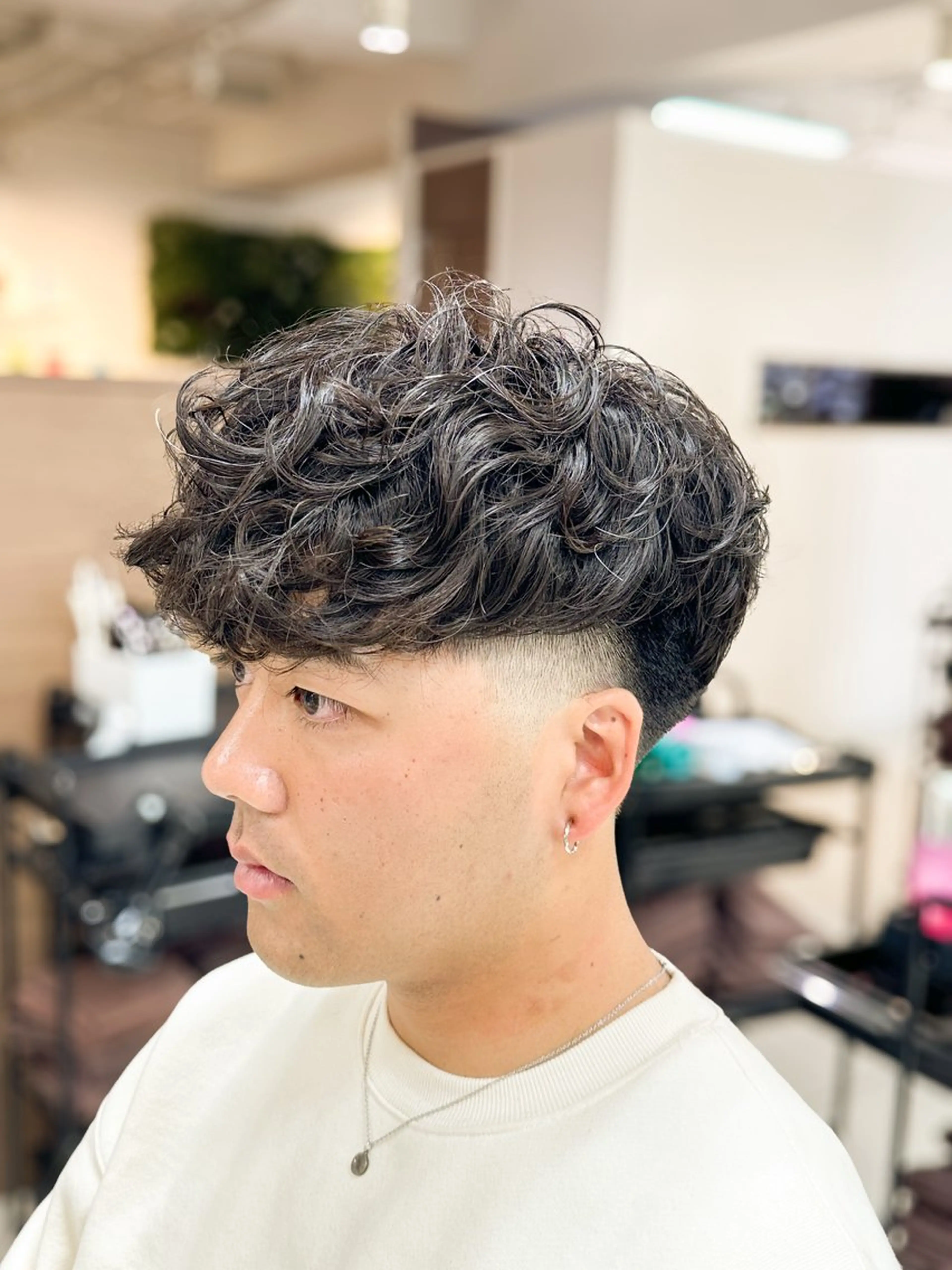 ショート パーマ メンズ スペインカール カット パーマ トリートメント フェザーパーマ職人 🪶ryosukeのヘアスタイル