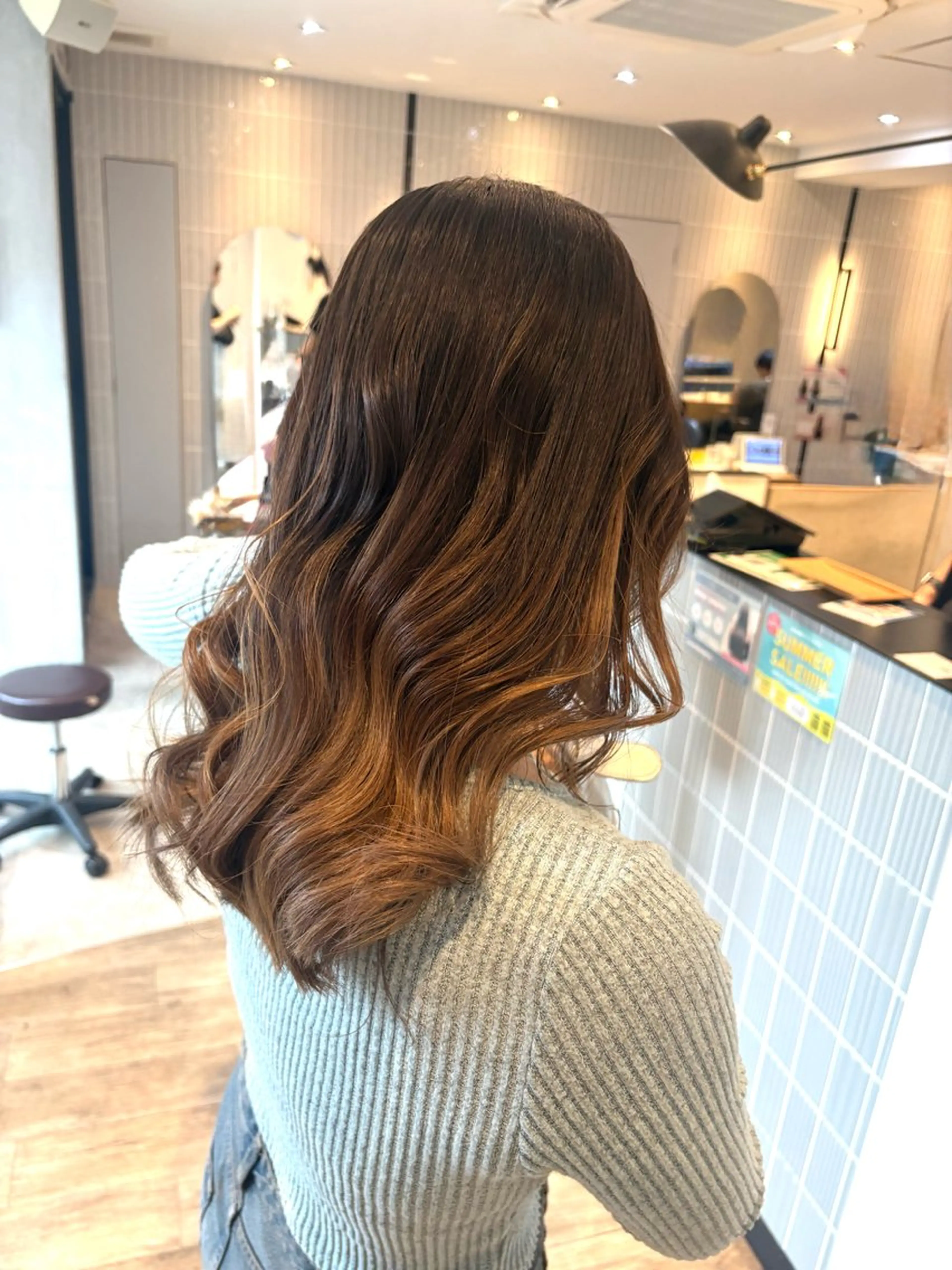 ロング カラー ブリーチ グラデーションカラー カット ヘアカラー La fith hair dope 新宿店所属・topstylist Risa🩵のヘアスタイル