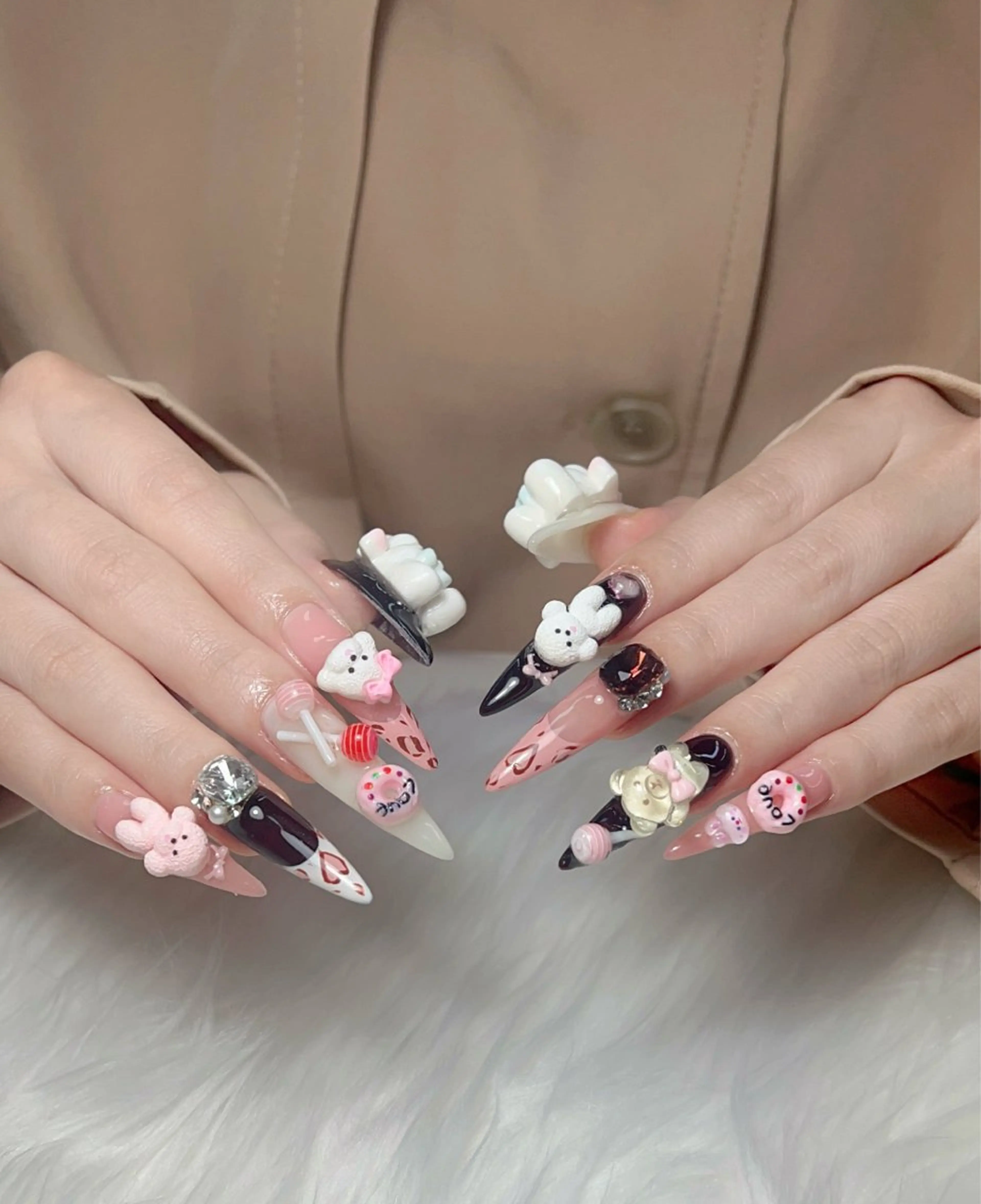 ネイル ジェルネイル ガーリー 韓国ネイル ニュアンスネイル シンプルネイル ハンドネイル KING_NAIL YUMIのネイルデザイン