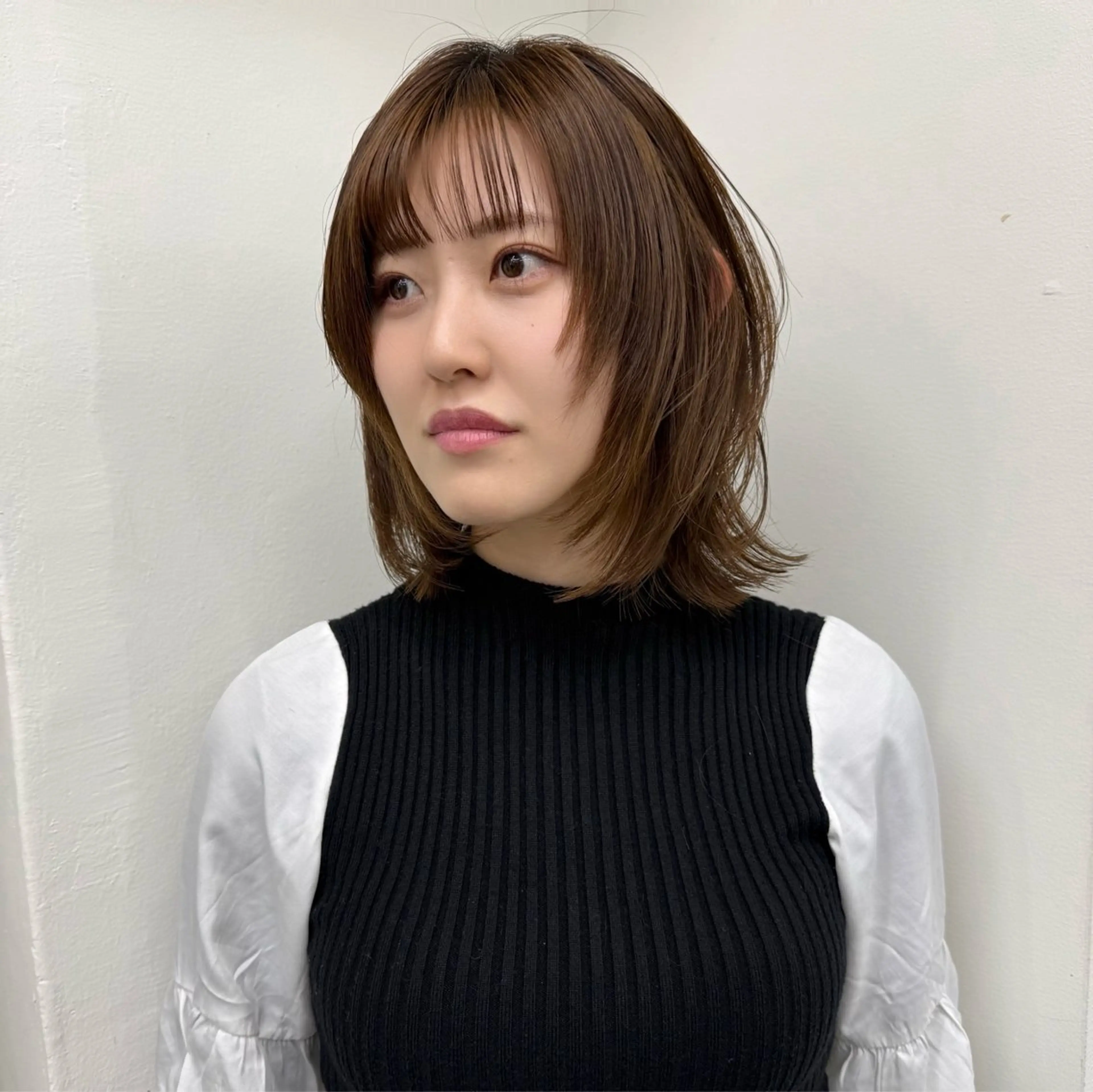 ショート カラー ボブ 顔まわりレイヤー レイヤーカット 中谷大志朗 学割レイヤーカットのヘアスタイル